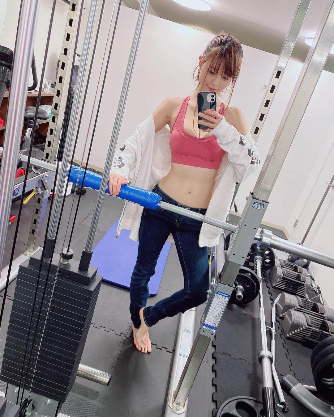 satomiさんのインスタグラム写真 - (satomiInstagram)「🐷🎍 ・ トレーニング開始🏋️‍♀️ ・ 毎年恒例の絶賛年末年始太り中🐷 ・ でも今年は自任堂（@jaimdangjp）様の漢方飲んでたので微増で済みました笑😅😅 ・ 漢方ってやっぱり凄い！ ダイエット効果はもちろん疲労回復にもいいし体もすごく元気💪 ・ ✼••┈┈┈┈┈••✼ ✅空肥丸 𝙍𝙀𝘿(ダイエット韓方薬) ✅空美茶 (浮腫み解消) ✅空美酵素 (デトックス酵素) ✅十補茶 (疲労回復・免疫UP) ✼••┈┈┈┈┈••✼ ・ クーポンコード【STM3ZU】で新規購入者様に20,000ウォン分のポイントプレゼント💲是非ご活用下さい💕 ・ @burningincofficial 📍 #自任堂  #漢方 #酵素 #漢方ダイエット #年末年始太り #新宿パーソナルジム #新宿三丁目パーソナルジム #東新宿パーソナルジム #筋トレ女子 #トレーニング女子 #トレーニング #筋トレ #fitness #workout #韓国ダイエット #コグマダイエット #酵素ダイエット #韓国グルメ #韓国好きな人と繋がりたい」1月6日 14時50分 - saatoomii47