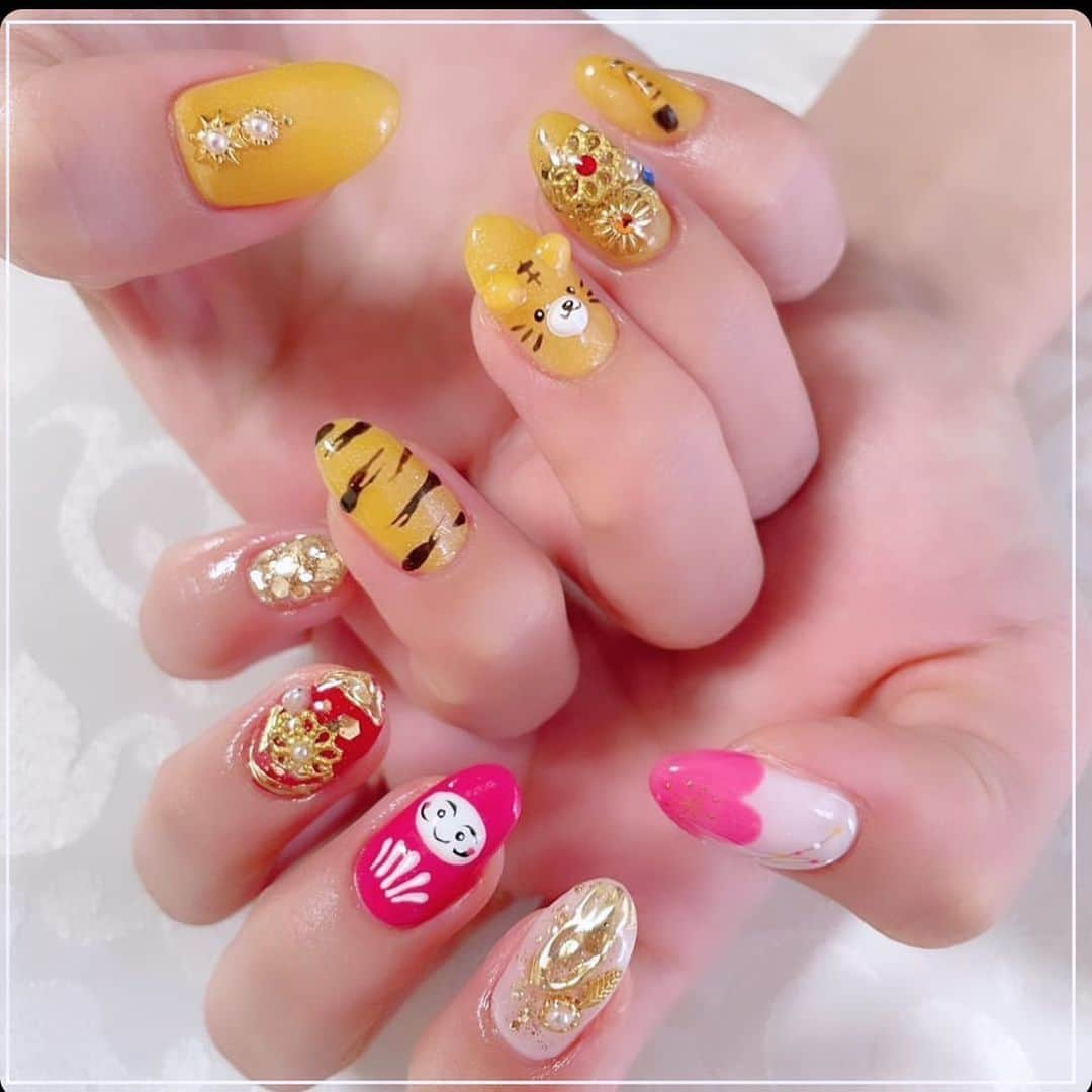 KARINさんのインスタグラム写真 - (KARINInstagram)「新年一発目のネイル💅 寅ネイル🐯w  #nails #happynewyear  #happy  #2022  #あけましておめでとうございます  #loveislove #love #cute #girl #sexy #beautiful #tokyo #shinjuku #ginza #kiss #xoxo #korea #china #xoxo💋 #かわいい女の子 #美人 #きゃばりあ #へああれんじ #新宿 #オッパイ #筋トレ女子と繋がりたい #japanese #japanesegirl #japan #グラビア」1月6日 15時44分 - karin.708