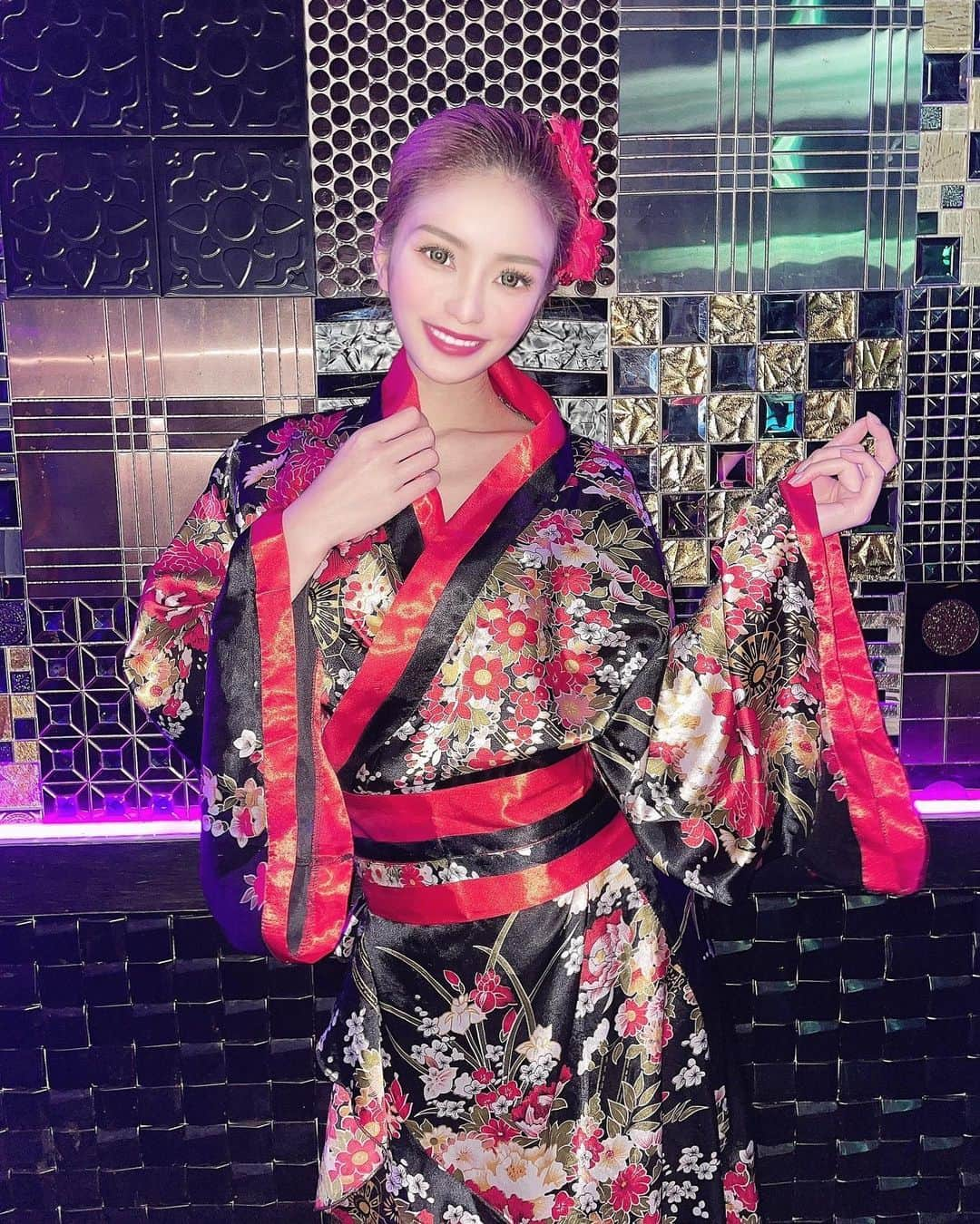 竹村寿美佳（すうちゃま）のインスタグラム：「お正月感が出てる写真を探しました🐯💕」