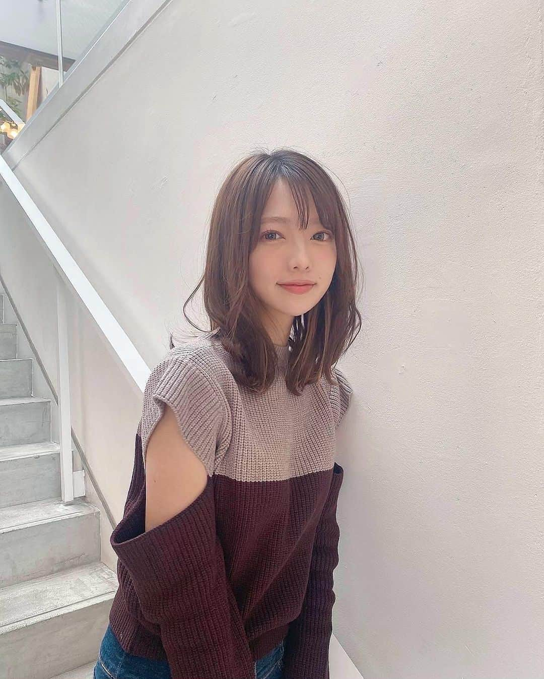 八千恵(やっちん)さんのインスタグラム写真 - (八千恵(やっちん)Instagram)「ヒートテックを我慢するの技🪄笑 . . このニットは形デザイン色味全部すき👧🏼 @selectshop.brillant  . 生地もしっかりしてるからここの 韓国通販めちゃおすすめ👊🏼♡ . . #ニット #ニットコーデ #肩出しニット #ブラウンニット #ブラウンコーデ」1月6日 18時24分 - ya____ch