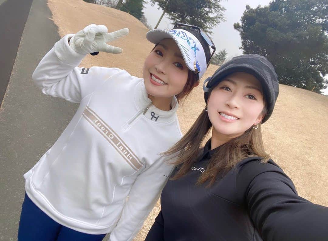 青木茉里奈のインスタグラム：「今日は、久しぶりに妹の瀬令奈(@serenaaoki_official )とラウンドでした🏌️‍♀️🍂笑いすぎました🙈🧡楽しかった✨✨」