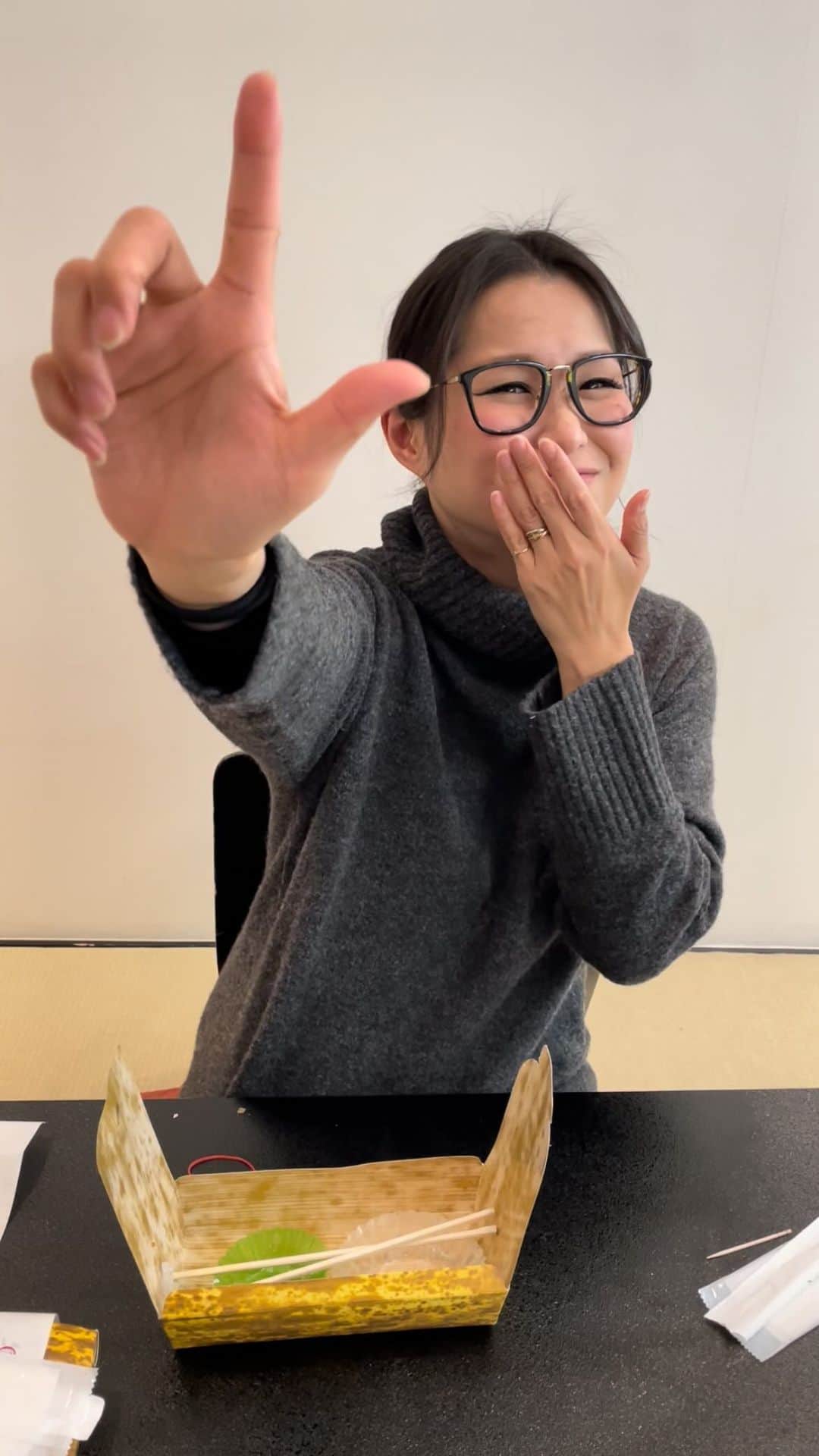 ギャル曽根のインスタグラム：「今日はラヴィット！初めでした🐰🎍✨ お弁当もお正月ラヴィット！仕様でかわいい🥺❤️‍🔥❤️‍🔥 どちらも美味しくいただきました☺️☺️ #ラヴィット！」