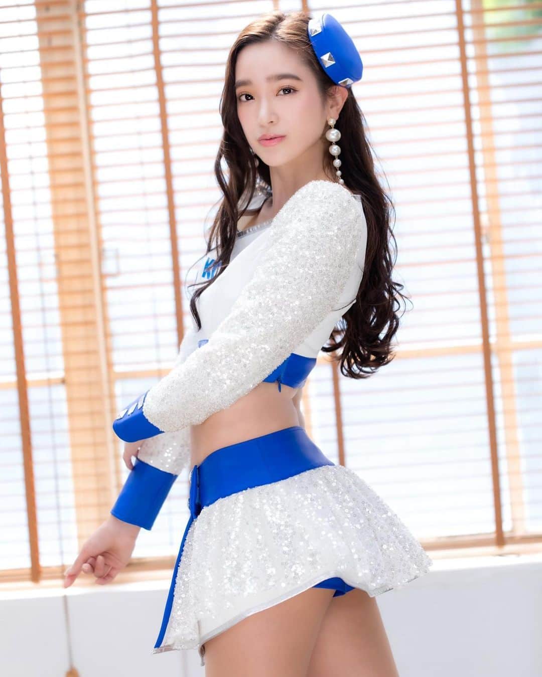 太田麻美のインスタグラム：「【MediBang日本レースクイーン大賞2021】の投票期間が終了しました✨投票、応援してくださった皆さん本当に有り難うございました🙇‍♀️💙レースクイーンの集大成として挑み、後悔だけはしないように私らしく最後まで全力で駆け抜ける事が出来て今思い残す事、何一つ悔いはありません☺️ 11月から始まった投票期間は、長いみちのりでしたが最後まで本当に有り難うございました✨  後は、信じて結果を待つのみです🙏  #racequeen #rq #supegt #supertaikyu #tgrteamsard #kobelcogirls #megalifebattery #レースクイーン #コベルコガールズ #メガライフガールズ」