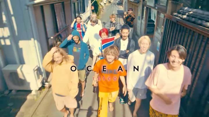 のインスタグラム：「. 【㊗️𝐎𝐂𝐄𝐀𝐍 𝐓𝐑𝐈𝐂𝐎 𝐎𝐫𝐢𝐠𝐢𝐧𝐚𝐥 𝐌𝐨𝐯𝐢𝐞 𝐑𝐞𝐥𝐞𝐚𝐬𝐞🎞】  銭湯の中で見せるスタッフ同士の和気藹々とした表情が必見の オリジナルムービーを公開👀‼️  シャンプー・トリートメント・ヘアパック・ボディソープ ・スキンケア・タオルとOCEAN TRICOシリーズで、 バスグッズが揃えられるようになった今、 プロ仕様のバスタイムを是非堪能してください🛁✨  2022年も様々な商品が続々と発売予定です🤫 OCEAN TRICOシリーズを揃えて 皆様の1年がより素敵なものになりますように🐯🧡  Director ：@daichi__nakagawa  　　　　 ：@yosuke_takagi 　　　　 ：@amezooon Production：@shigoto_ka  Producer：@ukiimoto  Camera：Kazuhisa Maruyama Colorist：Masaki Imanishi  Offline editor：Rei Ogawa  🧴OCEAN TRICO ANSWER SHAMPOO / TREATMENT 〈自然に広がるハッピーな香り〉：各 ¥1,650(税込)  💋OCEAN TRICO MOIST ANSWER SHAMPOO / TREATMENT 〈好きになっちゃう香り〉：各 ¥1,650(税込)  💈ANSWER BOOST HAIR PACK 〈自然に広がるハッピーな香り〉各 ¥1,650(税込)  🛁OCEAN TRICO BODY SOAP 〈自然に広がるハッピーな香り〉 〈好きになっちゃう香り〉：各 ¥1,375(税込)  💧OCEAN TRICO SKIN CARE Series 〈FACE WASH FOAM / 泡洗顔〉：¥1,540(税込) 〈SKIN LOTION / 薬用化粧水〉：¥1,980(税込) 〈MILK ESSENCE / 薬用乳液〉：¥1,980(税込)  🇳🇱今治バスタオル × OCEAN 刺繍入り (1,200匁) 〈Red / Blue〉：各¥5,500(税込) 🇳🇱今治フェイスタオル × OCEAN 刺繍入り (400匁) 〈Red / Blue〉：各¥2,750(税込)  ※ 商品によりお取り扱い店舗が異なります。 ※ 一部お取り扱いのない店舗もございます。 予めご了承ください。  #OCEANTRICO #オーシャントリコ #OCEANTOKYO #オーシャントーキョー #メンズサロン #渋谷 #原宿 #表参道 #オリジナルムービー #解禁 #銭湯 #シャンプー #shampoo #トリートメント #treatment」