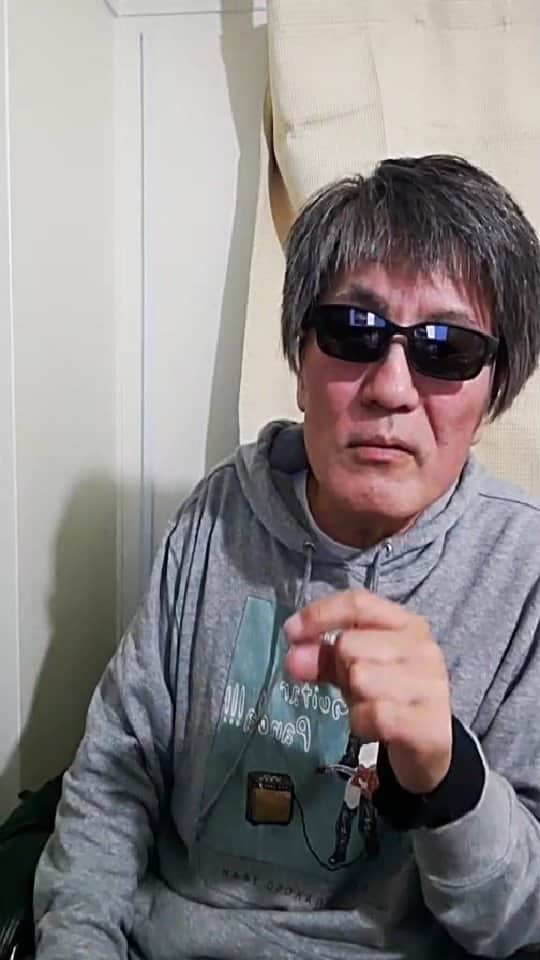 山川のりをのインスタグラム：「酔ったおじさんが呆けてる動画」
