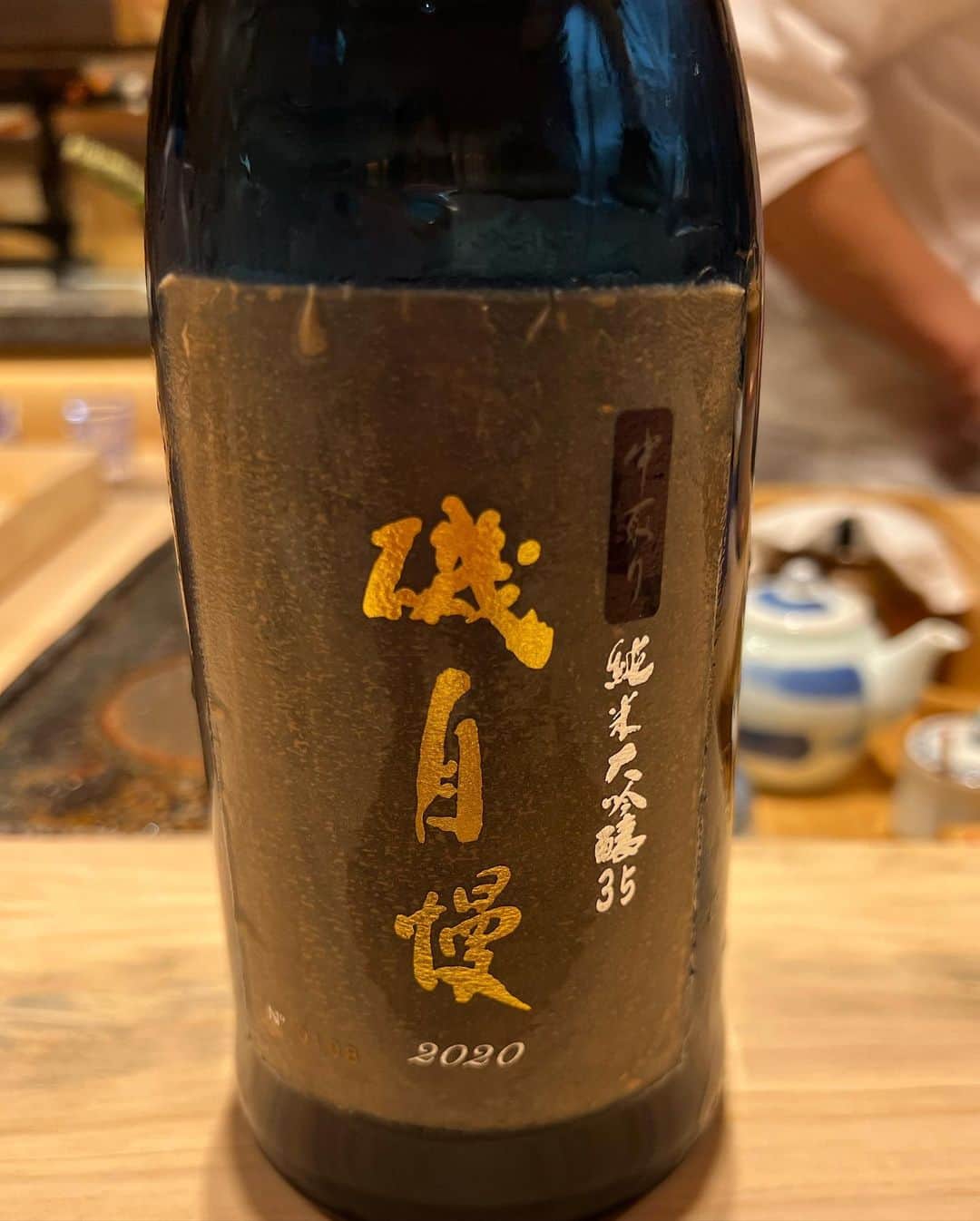 岸本加世子さんのインスタグラム写真 - (岸本加世子Instagram)「初競りで一番マグロを競り落とした銀座おのでらで、その一番マグロをご馳走になりました。口の中でふわりとトロけるマグロに高級な日本酒を堪能させて頂きました。幸せ。#銀座おのでら#一番マグロ」1月6日 23時08分 - kayokokishimoto