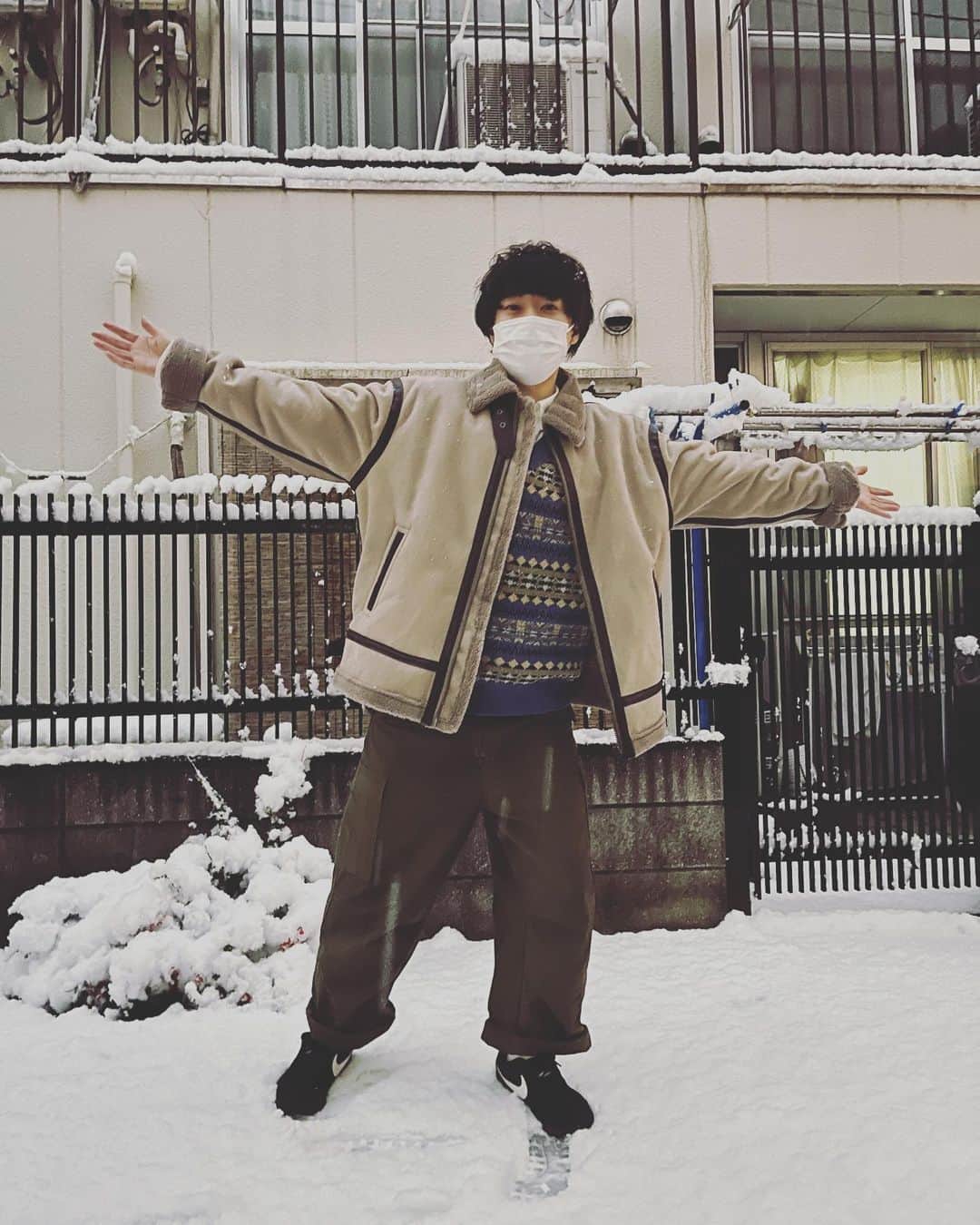 堀内将人のインスタグラム：「単独公演来てね！ ＃雪 #さんだる」