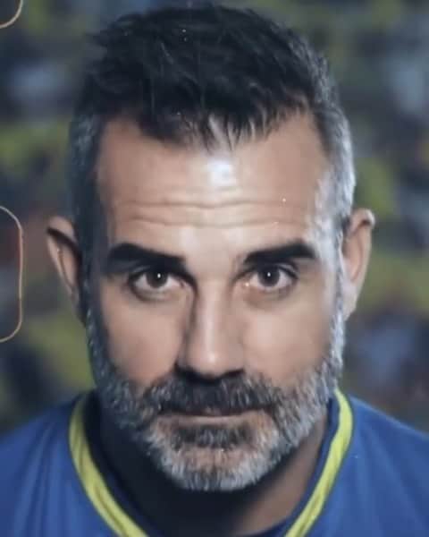 ステファノ・ソレンティーノのインスタグラム：「Due anni fa ho preso la decisione più difficile della mia vita: dire addio al calcio.   Ma non puoi mai dire addio a qualcosa che ti scorre nelle vene. Che batte dentro di te. Mi manca tutto. Ma sono grato per quello che mi ha dato...il gioco più bello del mondo.  Lunga vita al calcio! 🐯  Ste」
