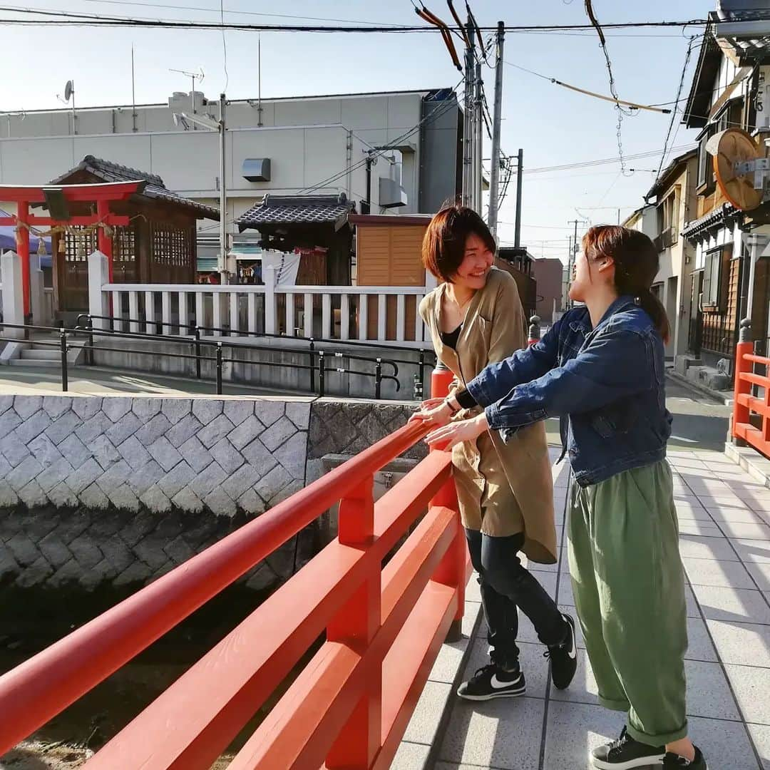 村田千鶴さんのインスタグラム写真 - (村田千鶴Instagram)「広島県竹原市のおもいで投稿  #広島県 #広島県竹原市 #竹原町並み保存地区 #竹鶴酒造 #マッサン #マッサンごっこ #観光 #広島観光  #パンフレットぽい #パンフレットにありそう   #思い出投稿 #思い出投稿シリーズ #想い出投稿 #想い出投稿シリーズ #おもいで投稿  #このみ #村田千鶴 #おぎたともこ #広島 #広島芸人   Special Thanks #サイダーコーラ #植田しんご」1月21日 17時25分 - muratachizuru