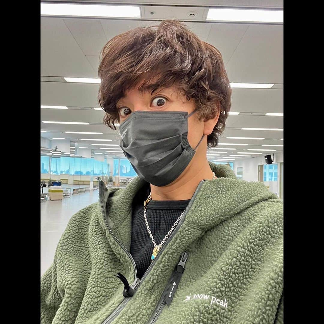 木村拓哉さんのインスタグラム写真 - (木村拓哉Instagram)「⁡ ⁡ ⁡ 「今日は、一応頭から最後まで通してみました…。 前半で、マスクがびしょびしょに…。 口に張り付いて息が…。 ⁡ でも、直ぐに持ち直して行ったりました‼︎」 ⁡ STAYSAFE‼︎ ⁡ 拓哉 #木村拓哉#TakuyaKimura」1月21日 17時32分 - takuya.kimura_tak