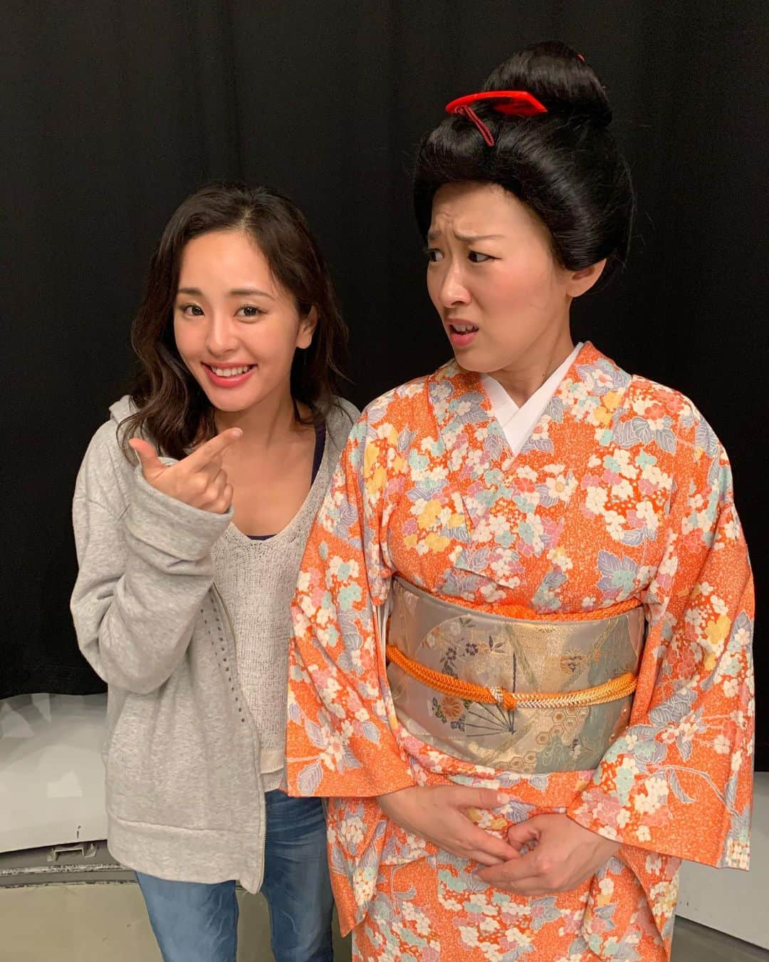 加島ちかえさんのインスタグラム写真 - (加島ちかえInstagram)「沙羅ちゃん🥺❤️結婚おめでとうございます😭👏✨  本当に本当に本当に嬉しすぎて、 涙が溢れました😭✨  (ニセ) 綾瀬はるかと上戸彩 2人の出会いは、ものまね紅白の舞台袖。そこからもう7年以上 毎日のように仕事のことも私生活のことも打ち明けあって 励まし合ったり、ふざけて笑い合ったり。  ものまねが大好きで、 人を笑顔にすることが大好きで、 真っ直ぐで、飾らなくて、天然で、不器用なところも可愛くて、とにかく空気感がピッタリ合う☺️❤️  私の人生においてとても大切な人 沙羅ちゃん  沙羅ちゃん👰‍♀️🤵たむたむさん ✨🍀❤️末長くお幸せに❤️🍀✨  今後も変わらず最高のお友達としてそして友人夫婦としても、末長〜く、よろしくねぇ🤝✨  #沙羅  #たむたむ  #ものまね #ものまね夫婦  #綾瀬はるか  #上戸彩 #加島ちかえ #結婚おめでとうございます  #夫婦仲間  #親友　#だいすきな人」1月21日 17時39分 - chikaekashima