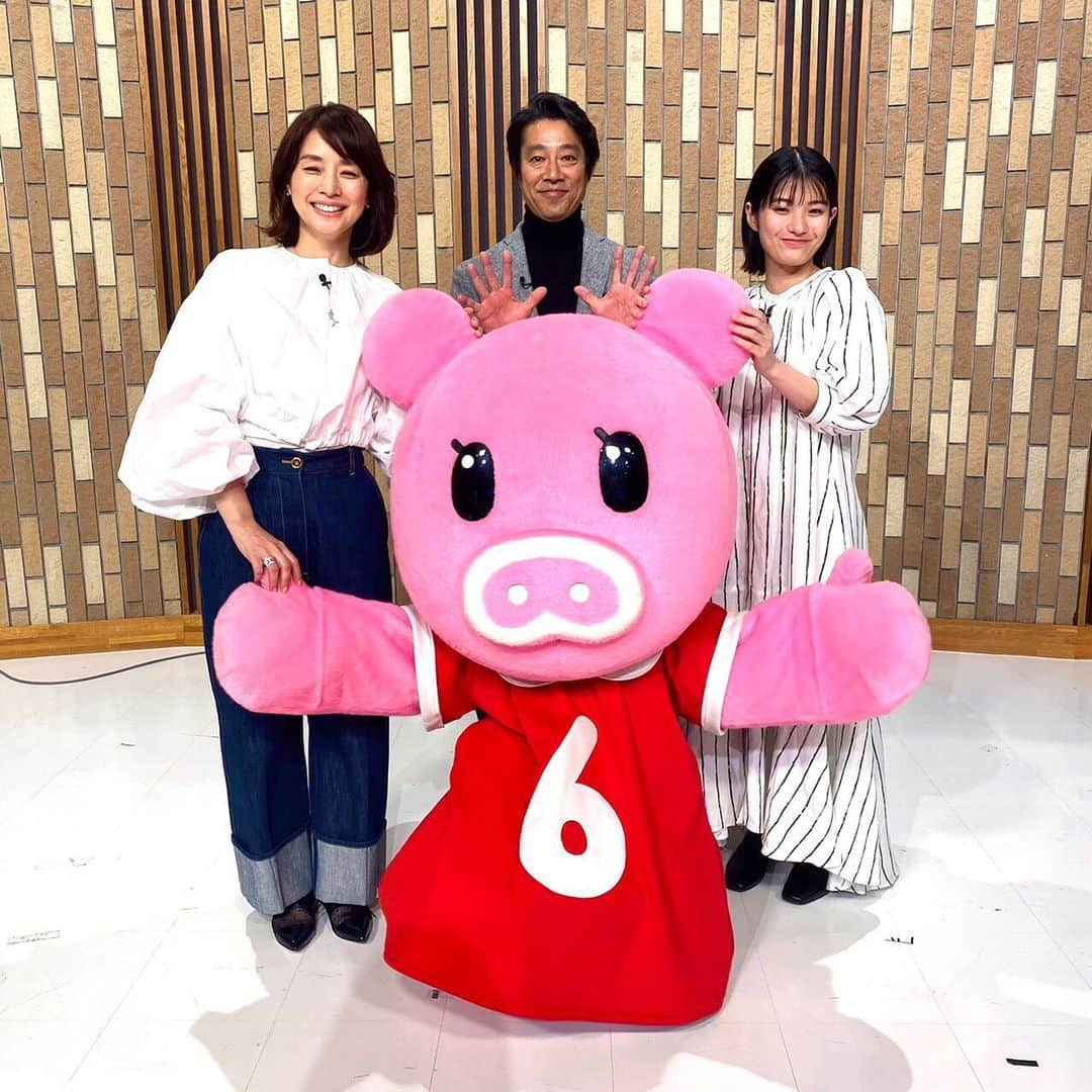 TBS「Nスタ」さんのインスタグラム写真 - (TBS「Nスタ」Instagram)「【金曜ドラマ『妻、小学生になる。』】  今夜10時から！ ✨初回15分拡大✨ ぜひご覧ください🎒  #堤真一 さん #石田ゆり子 さん  #蒔田彩珠 さん がNスタに！   #TBS #妻小学生になる #つましょー #Nスタ #TBS #ホラン千秋 #井上貴博 #金曜日ドラマ」1月21日 18時12分 - nst_tbs