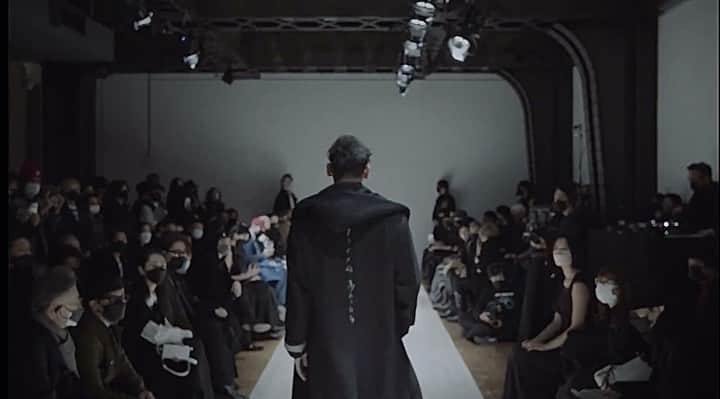 UTAのインスタグラム：「Yohji Yamamoto   Pour Homme AW 22-23 Show  Paris Fashion Week  本当に光栄でした。。。」