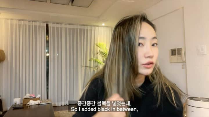 のインスタグラム：「셀프염색 했어요 ㅋㅋㅋㅋ link in bio💙」
