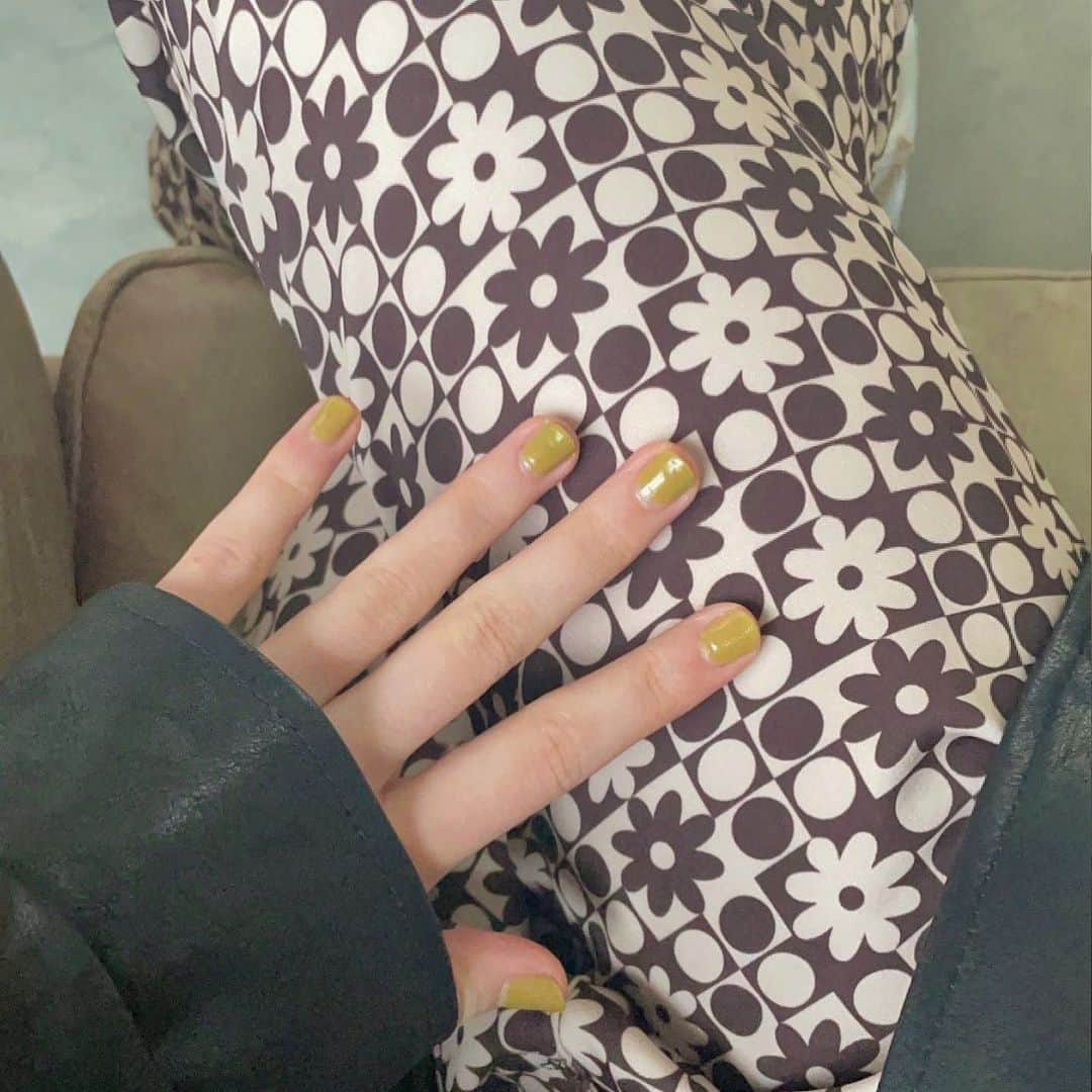 藤本林花美愛さんのインスタグラム写真 - (藤本林花美愛Instagram)「nail🍀💅  やーーっと金曜日！！ 今週もお疲れさまでした😮‍💨」1月21日 19時03分 - lily_1001_official