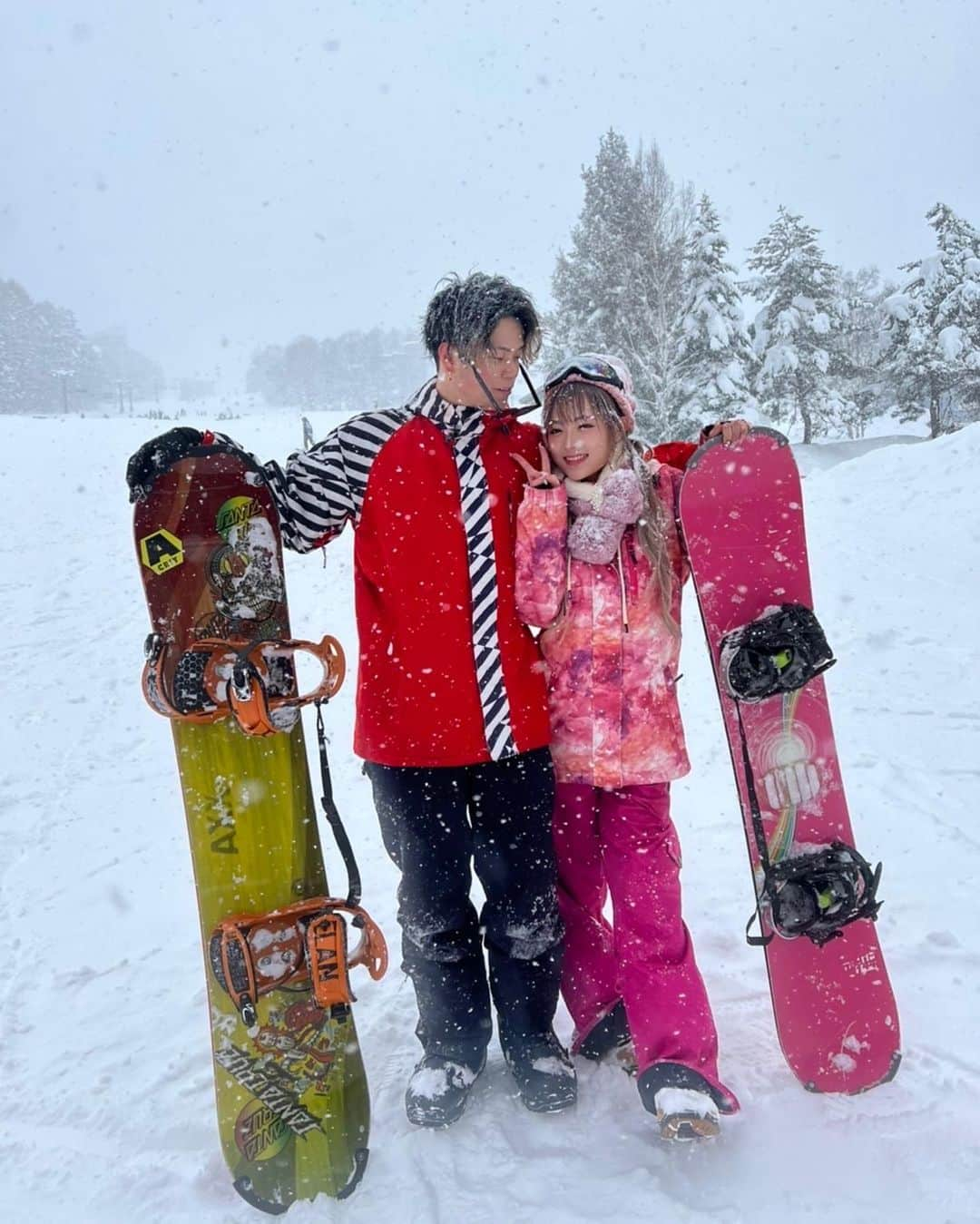 松田聖菜さんのインスタグラム写真 - (松田聖菜Instagram)「スノボーツアショット☃️❤️  ひゅに教えてもらったんだけど、優しく教えてくれるのかなーと思ったら意外とスパルタ系でした... むしろ若干怒られながら教わりました( ・∇・)  内心ビクビクしてました(小声) なんでこんなスノボーで情熱的になってんだろうって思ってました...(うそ)  またすぐ行きたいなあ💓💓💓 　  #eggカップル　#ひゅうせな」1月21日 19時55分 - seinaaa_0318