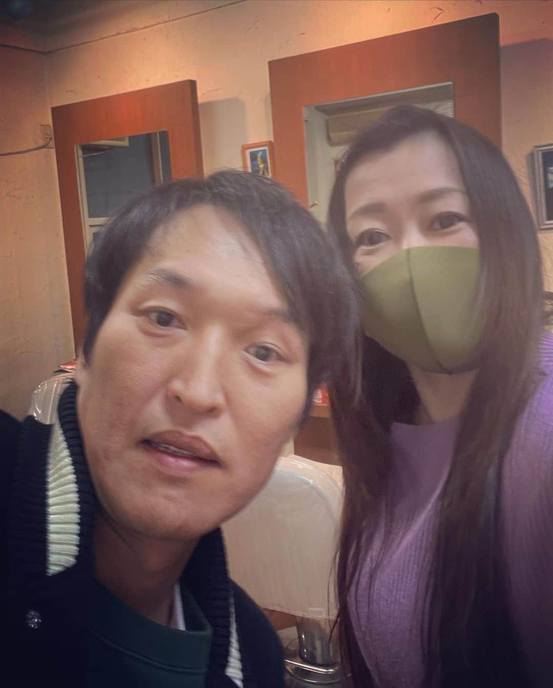 杉本知香さんのインスタグラム写真 - (杉本知香Instagram)「濃い1日だったー（笑） 小杉さん、宮迫さん、高倉くん、ジュニアさん😆 交互に一般のお客様が入ってたので、ばったりは無かったですが（笑）  #中目黒美容室 #千原ジュニア#千原兄弟 #チハラトーク #たかくら引っ越しセンター」1月21日 20時58分 - sugimotoc