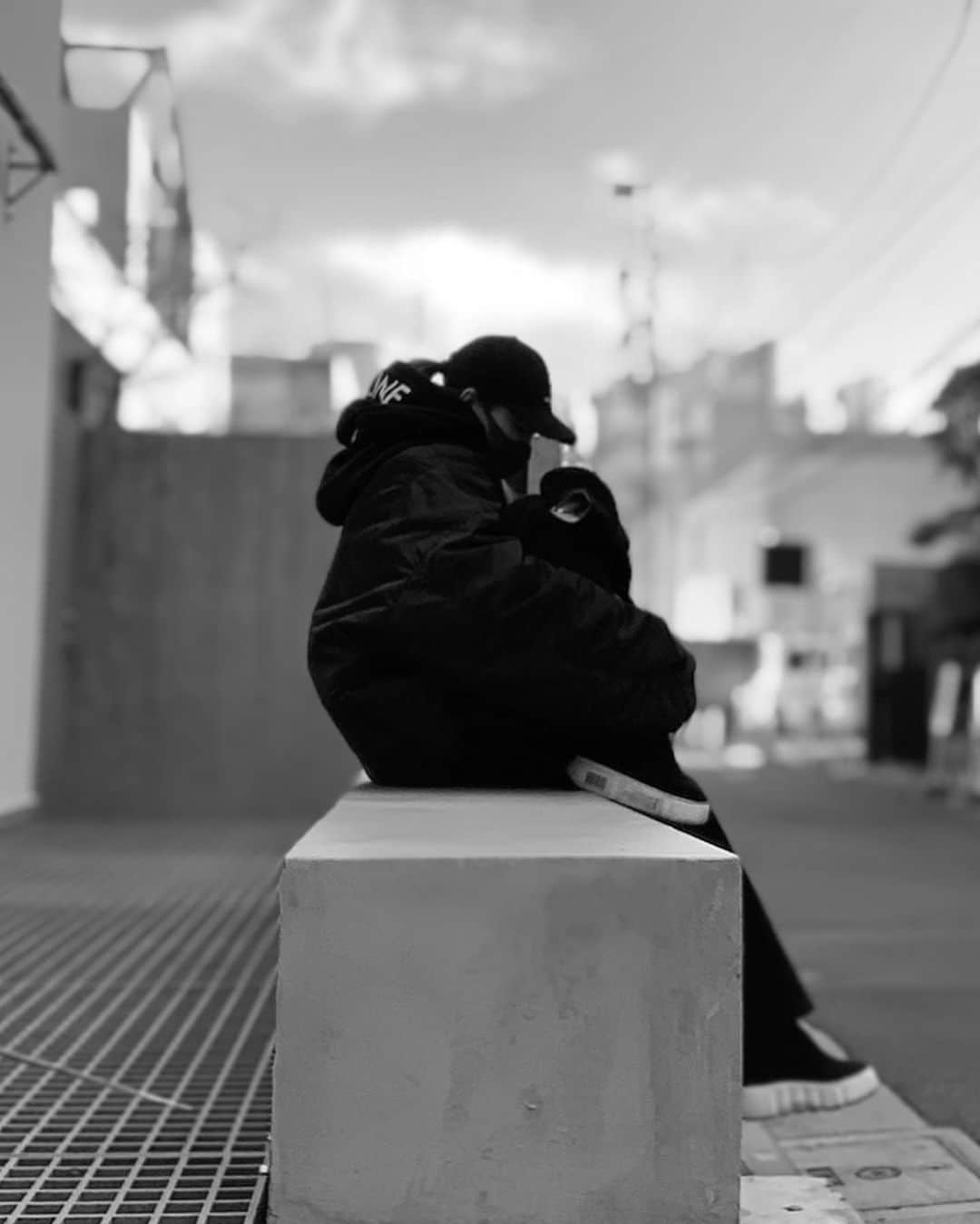 山崎みどりさんのインスタグラム写真 - (山崎みどりInstagram)「All BLACK day🖤  ────────────────────────── #black#allblack #celine #vetements #ブラックコーデ#カジュアルコーデ #メンズライクコーデ #streetphotography #streetstyle」1月21日 21時04分 - midori_yamasaki_