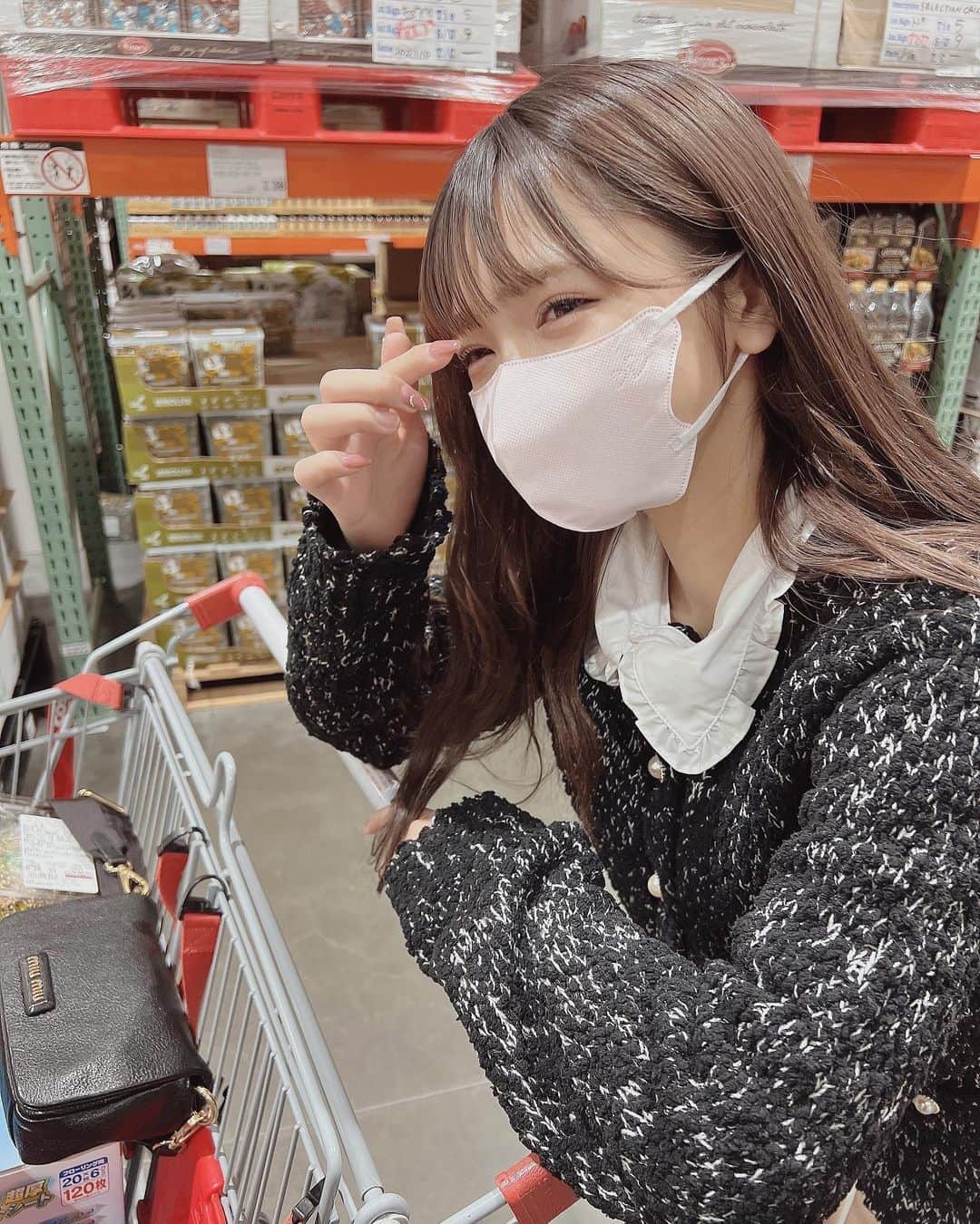 津代美月さんのインスタグラム写真 - (津代美月Instagram)「. 久しぶりにコストコ行けて楽しそうで ^_^;💞  セットアップ @made_of_silk__official  ちょうかわいーんー   少し前の写真だよ」1月21日 22時33分 - __tsushiromizuki