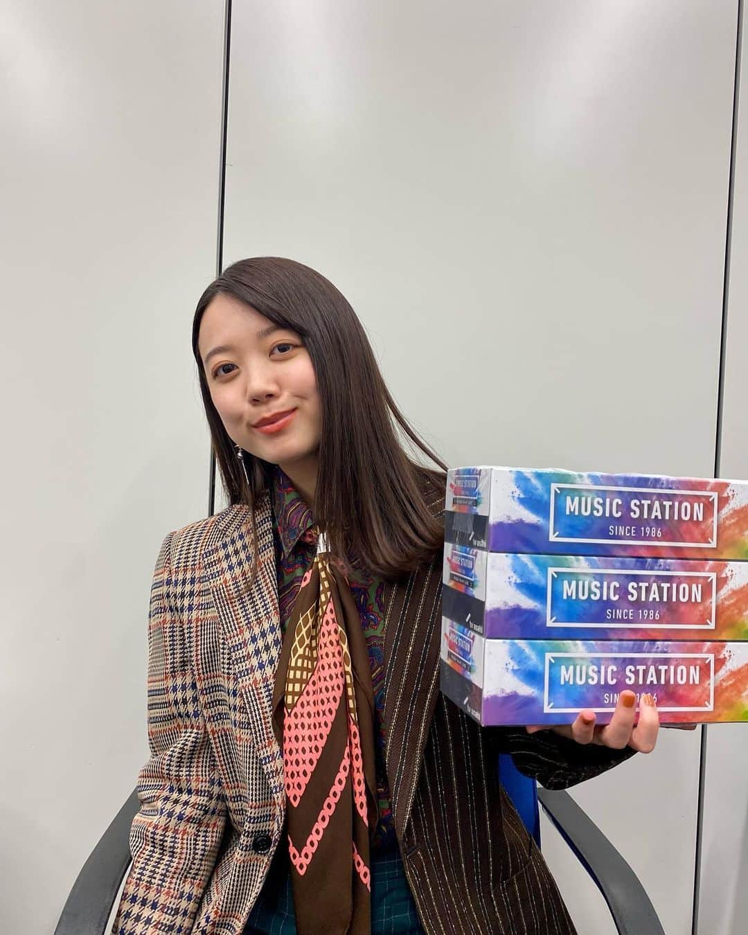 Peppe（緑黄色社会）のインスタグラム：「「キャラクター」初披露させていただきました！ 演奏しててすごく楽しい。これからよろしくね、いぇいぇい！ #Mステ」