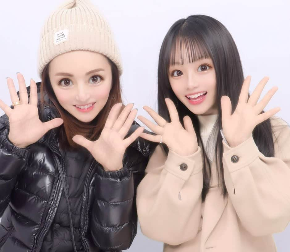 ひまひまチャンネルさんのインスタグラム写真 - (ひまひまチャンネルInstagram)「遅め投稿です🙋‍♀️🙋‍♀️  ママとプリクラ撮った時✿✿ 盛れすぎて誰か分からないー！  けどプリクラにどハマりしました🥸🥸🤍🤍   #ひまひまチャンネル #ひまひま #プリクラ」1月21日 23時20分 - himahima_channel