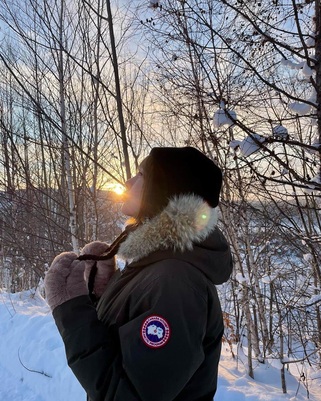 羽生アリサさんのインスタグラム写真 - (羽生アリサInstagram)「遅くなりましたが🙇‍♀️🌸  去年色々な場で出会ってくださった方、お仕事はお休みしてしまったのですが引き続き応援してくださった方、仲良くしてくださった方、1年間沢山のありがとうございました☺️🌸🌸  2022年どういう形で皆さんと関わっていけるのかはわからないのですが、出来ることをひとつひとつ楽しんで、頑張っていきたいなと思っています😊  見守っていただけたらしあわせです😊🌸🌸 皆さんの2022年も、穏やかで、幸せを沢山感じられるものでありますように🕊  北の地から羽生さんより🐇☃️😊  #2022  #最近の羽生さん #ことしもよろしくお願いします #😊」1月7日 9時00分 - arisa_hanyu