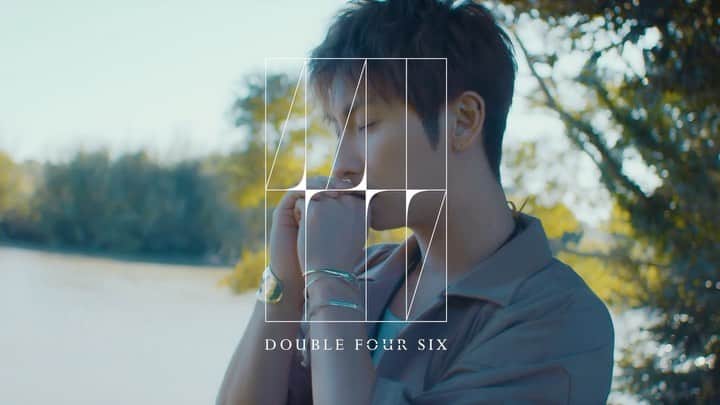 與真司郎のインスタグラム：「「446 - DOUBLE FOUR SIX - 22/SS Collection」  明日1/8(土)12:00〜受注開始します🐵  今回のキーアイテムの「LA Photo Print」アイテムの写真は全て僕がLAで撮った写真です🙈  僕がいつもみてるLAの景色とともに、オシャレを楽しんでくれたら嬉しいです😎  みんなが着てくれてるところ、はよみたいな〜🥺🥺🥺  ぜひHPでアイテムをチェックしてください👍  ※ 「446 - DOUBLE FOUR SIX - 22/SS Collection」　  Coming soon… jan. 8th 12:00～  ■受注期間 1/8(土)12:00〜1/16(日)23:59  #446DOUBLEFOURSIX #DOUBLEFOURSIX #SHINJIROATAE #與真司郎」