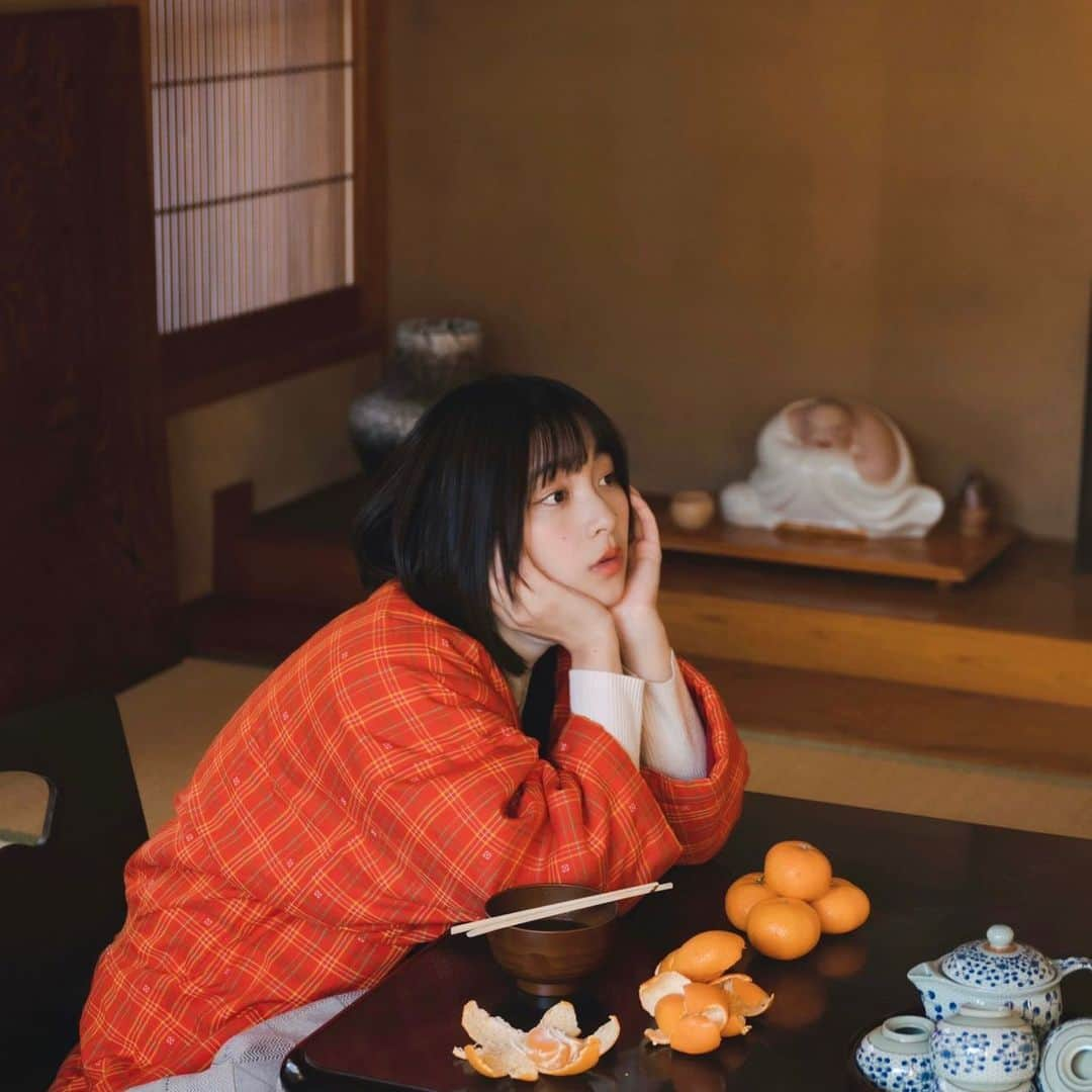 花柳のぞみさんのインスタグラム写真 - (花柳のぞみInstagram)「・ あけましておめでとうございます🍊 ⁡ 今年の目標は 「たくさん挑戦してたくさん失敗する」 失敗を恐れずに、飛び込んでいきたい！　 ⁡ 柔軟に、しなやかに。 今年もどうぞよろしくお願いいたします。 がんばります🐯！ ⁡ #2022」1月7日 13時35分 - nozomihanayagi_