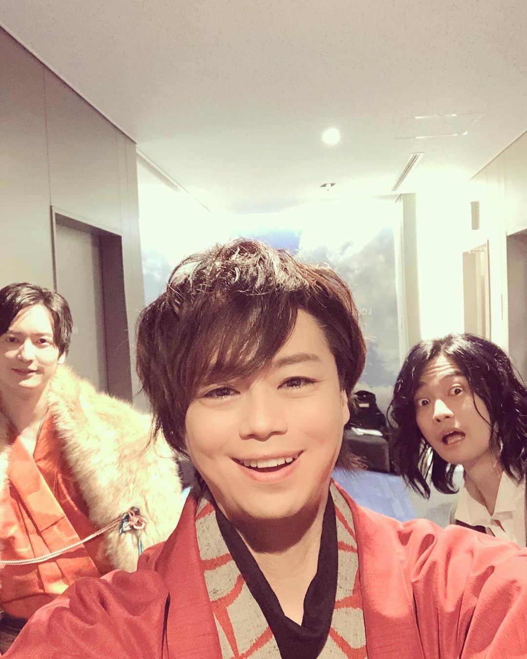 浪川大輔のインスタグラム：「おもひで  #まったくタイプの違う声優 #だからおもしろい #お着物がゴージャス #なのにほぼ見えない #イケメンで声がいいって #神様のえこひきいがすぎる」