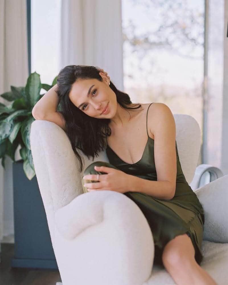 ガル・ガドットのインスタグラム：「💚」