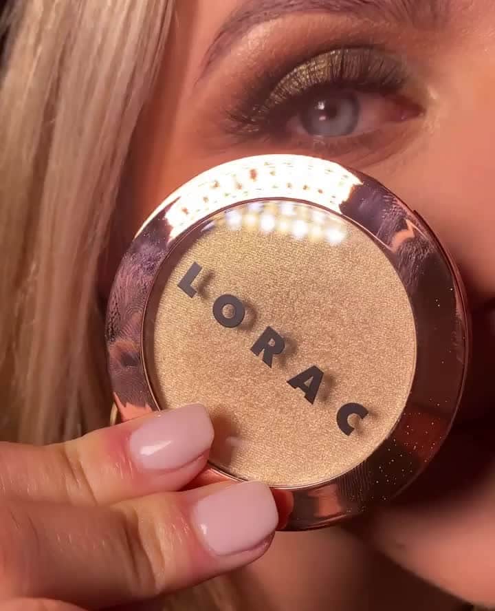 LORACのインスタグラム：「Getting ready to glow the whole weekend with Light Source Mega Beam Highlighter in Celestial 🌟⁠ Look by @hairandmakeupbyhana⁠ ⁠ Cruelty-free, Fragrance-free & Gluten-free⁠ ⁠ Available at @ultabeauty @macys @shoppersbeauty @amazon @nordstrombeauty & LORAC.com⁠ (shop #linkinbio)⁠ ⁠ #LORAC #LORACCosmetics⁠」
