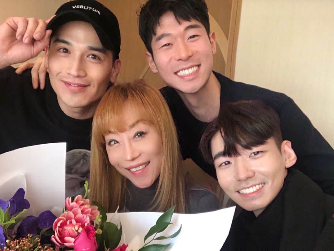 ユゴンのインスタグラム：「고모 덕분에 좋은 사람들과 완벽한 점심 그리고 수다」