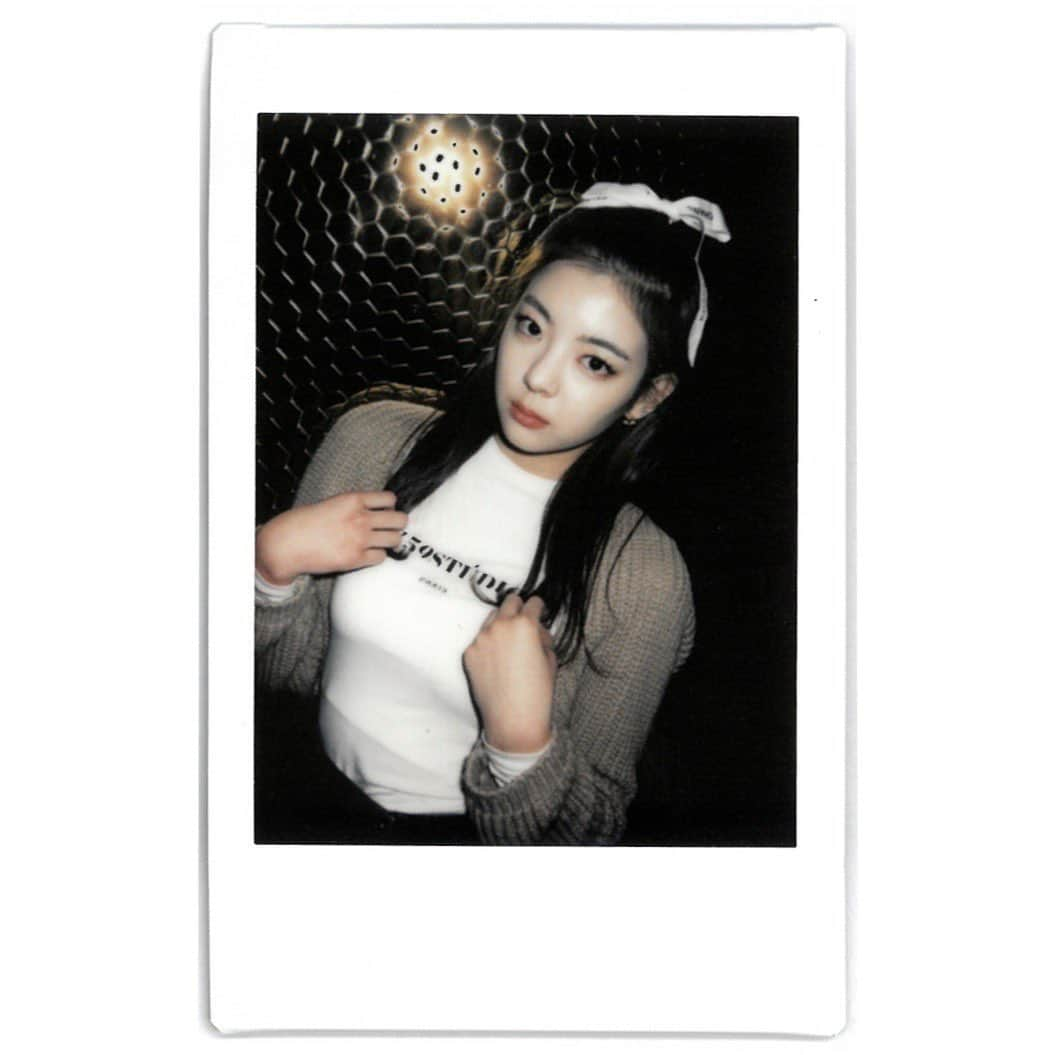 ITZYさんのインスタグラム写真 - (ITZYInstagram)「💾 ITZY 2021 하드털이 ┗ 📂 [CSI] Codename : Secret ITZY  #ITZY #MIDZY」1月7日 19時03分 - itzy.all.in.us