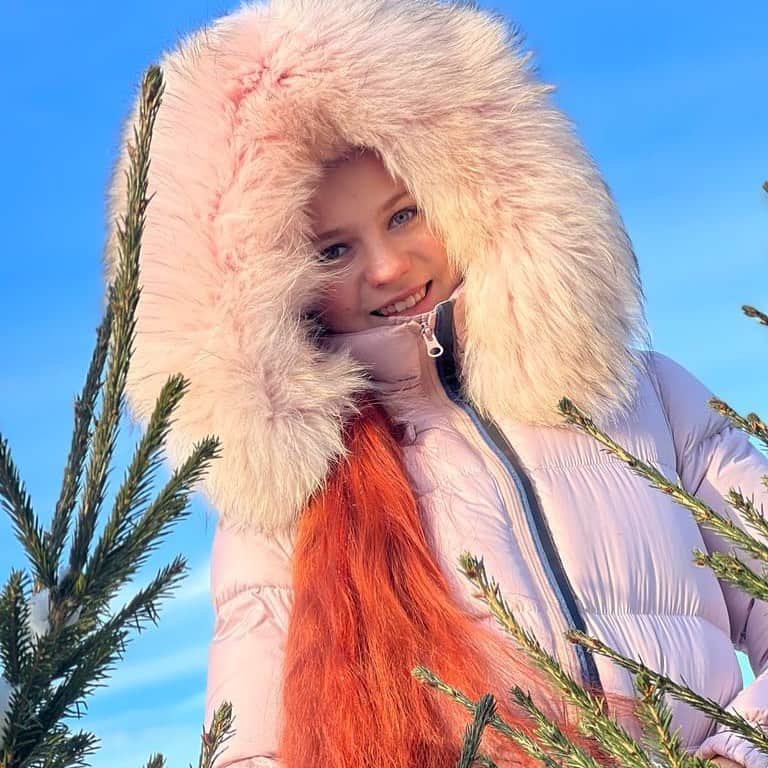 アレクサンドラ・トゥルソワさんのインスタグラム写真 - (アレクサンドラ・トゥルソワInstagram)「С Новым годом и с Рождеством!🎄 #happynewyear #avtrusova」1月7日 19時12分 - avtrusova