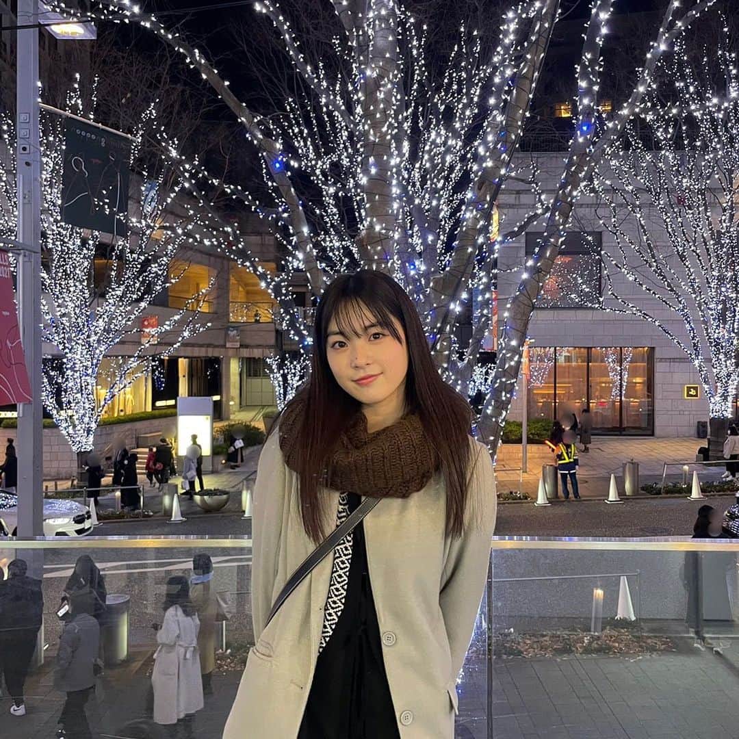殿内虹風のインスタグラム：「2022年になり、 あっという間に数日が経ちました🐯  本年もどうぞよろしくお願い致します。  今年はどんな一年になるのか、 ワクワクです☺︎  年内中に投稿できなかった写真です、、 イルミネーション、とても綺麗でした(;o;)」