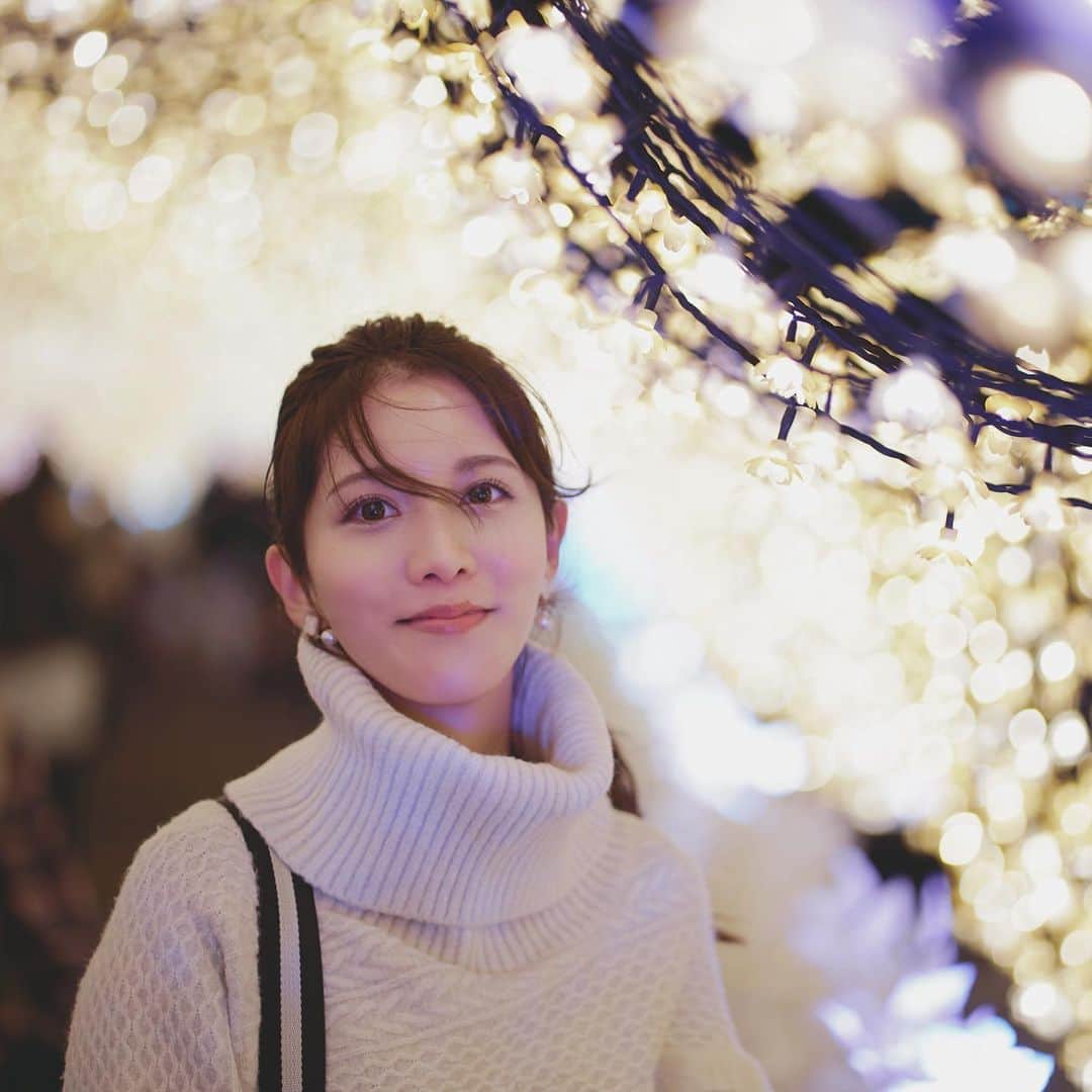 のインスタグラム：「今週も皆様お疲れ様でした☺️✨ * 関東(東京)では久しぶりに雪❄️が降って いつもと違う景色に心踊りました(* ॑꒳ ॑* )⋆* そして雪を楽しむ子供たち声は 外は寒くても心があたたまりました〜☺️💓 * 1日たった今でも、雪が残っていて⛄️ まだ路面凍結している所があったので💦 引続きペンギン🐧あやみぃで歩きます🤔 * 氷があるからか❄️雪が舞っていた昨日よりも寒かった気がしますΣ(･ω･ﾉ)ﾉ💦 *」