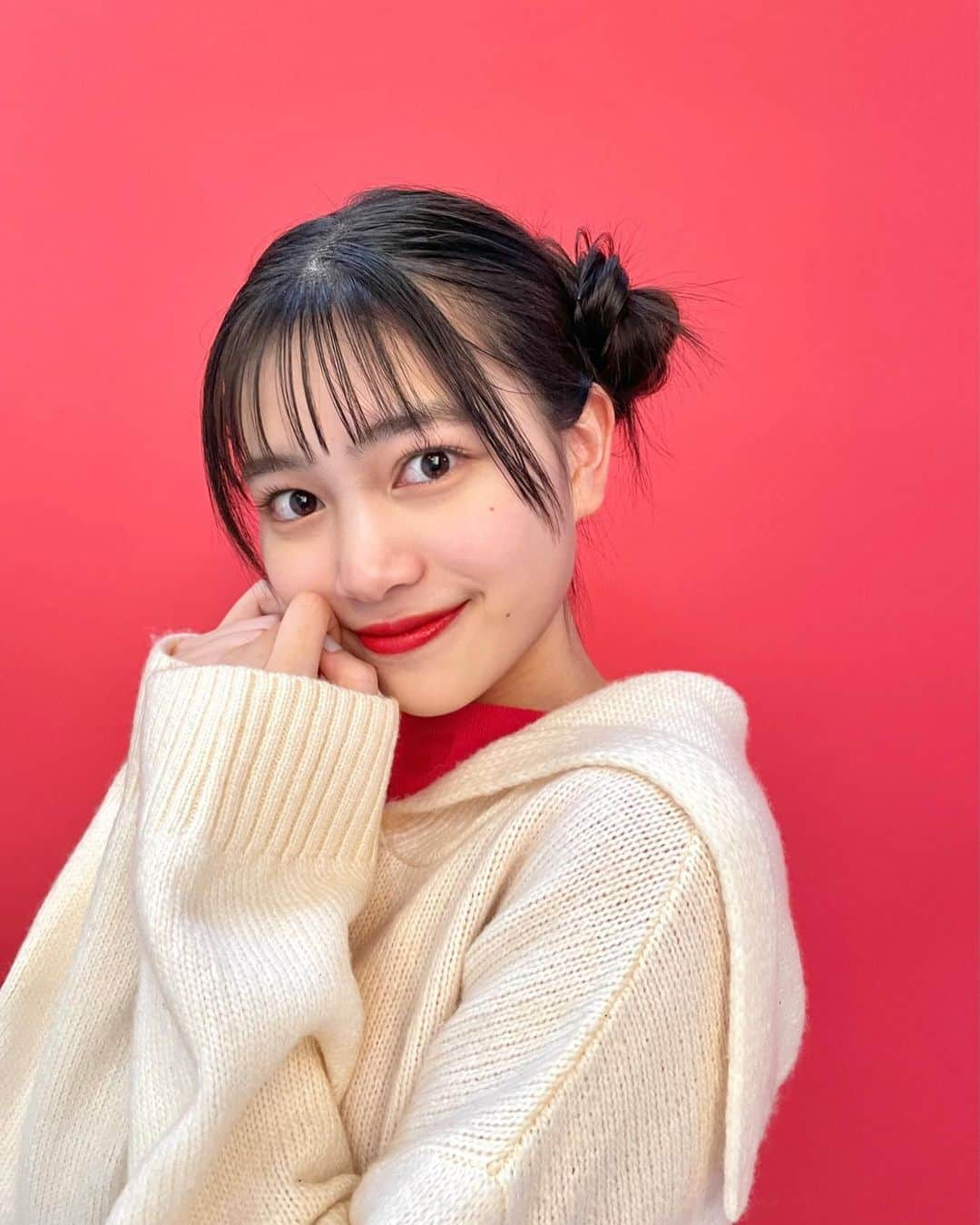 広瀬まのか︎さんのインスタグラム写真 - (広瀬まのか︎Instagram)「トガちゃん、ふう こんなおだんごははずかしいからもうしないでしょう 今月号のオフショットです ~ #トガヒミコ #広瀬まのか」1月7日 20時18分 - manoka_hirose