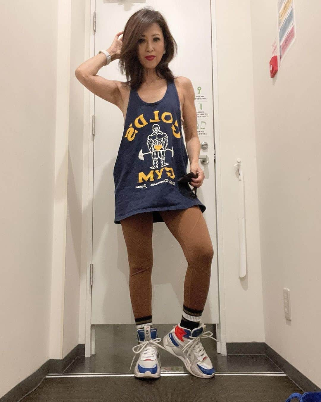 Naoko（なおこ）さんのインスタグラム写真 - (Naoko（なおこ）Instagram)「🏋️ 🏋️ 🏋️ ガチャピン👁なおこ 初トレは 肩  巨三角筋を 目指すと言ったら 肩から でしょ。  久しぶりやったら 燃えました🔥  ホームジム 今年も よろしくお願いします🏋🏽‍♂️  #筋トレ #筋トレ女子 #筋トレダイエット #筋トレ女子と繋がりたい #筋トレで減量 #くびれ#美ボディ #アラフィフ#なおこ語録#アラフィフコーデ#筋トレ日記 #筋トレ生活 #ボディメイク #50代の筋トレ #熊本 #アンチエイジング#kumamoto #Trainingmotivation #Bodybuilding#Muscletraining #fitnessmodel#training #workoutvideo #gymgirl#Housemusiclove」1月7日 21時55分 - smile_naohibi