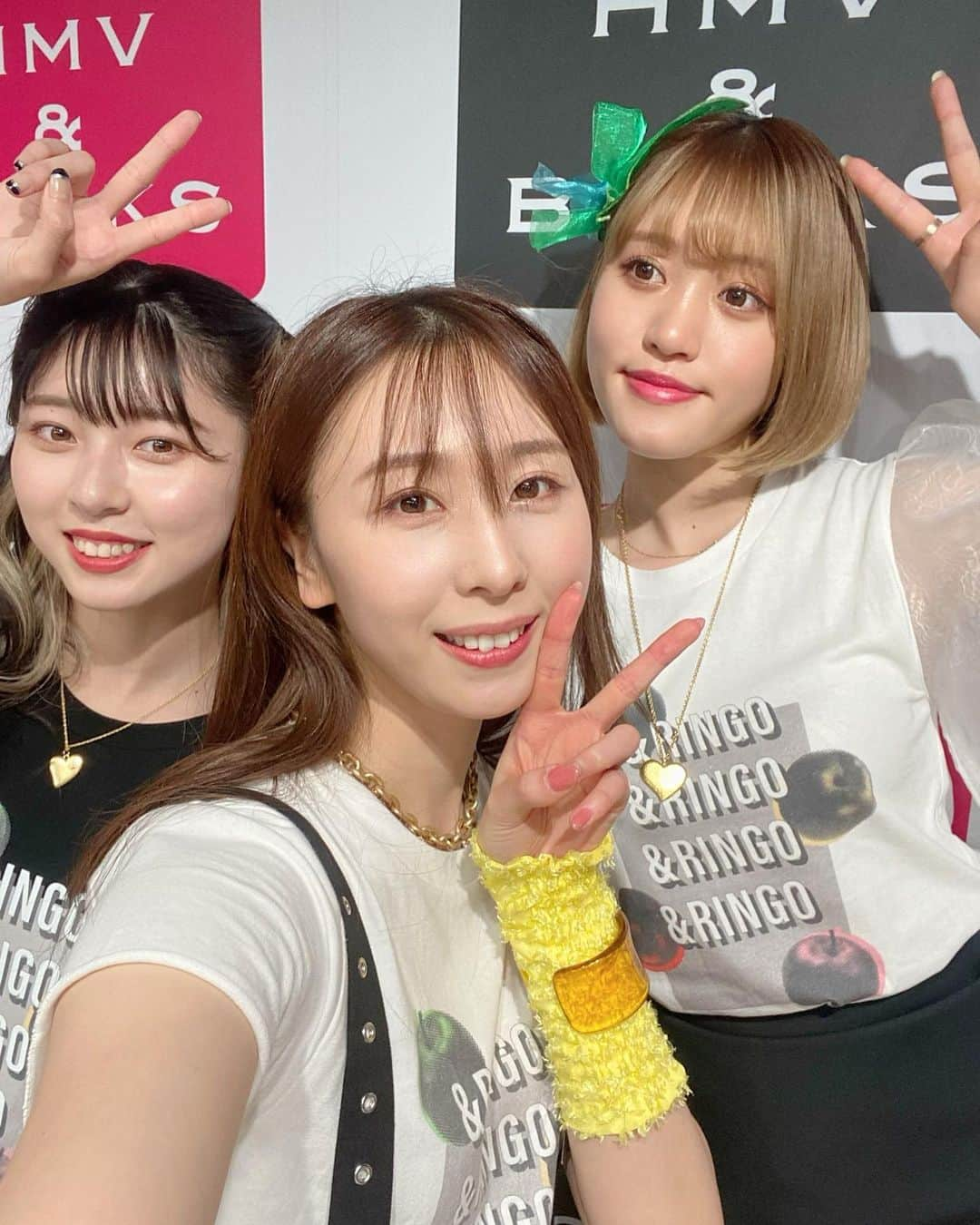 ときさんのインスタグラム写真 - (ときInstagram)「HMV&BOOKS SHINSAIBASHI💕  彩香はスケジュールの都合で不参加でしたが、楽しい時間をありがとうございました❣️  今日は、20th+1 ANNIVERSARY LISAの衣装をまとってみました🥰 可愛いでしょー🤍🤍🤍  来てくれた久々のfarmerの皆さんありがとうございました🙏  久々にお会いするスタッフの皆さんにもいて嬉しかったです😍  #大阪 #osaka #心斎橋 #shinsaibashi #hmv心斎橋 #リリースイベント」1月7日 22時09分 - toki_ringomusume