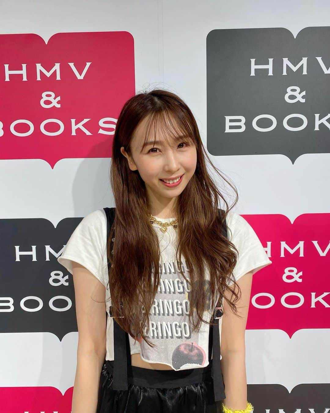 ときさんのインスタグラム写真 - (ときInstagram)「HMV&BOOKS SHINSAIBASHI💕  彩香はスケジュールの都合で不参加でしたが、楽しい時間をありがとうございました❣️  今日は、20th+1 ANNIVERSARY LISAの衣装をまとってみました🥰 可愛いでしょー🤍🤍🤍  来てくれた久々のfarmerの皆さんありがとうございました🙏  久々にお会いするスタッフの皆さんにもいて嬉しかったです😍  #大阪 #osaka #心斎橋 #shinsaibashi #hmv心斎橋 #リリースイベント」1月7日 22時09分 - toki_ringomusume