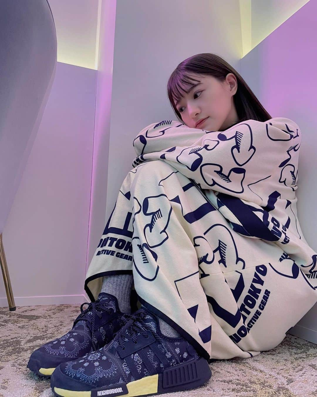 中田花奈さんのインスタグラム写真 - (中田花奈Instagram)「NEIGHBORHOOD® × adidas Originals NMD_R1 Paisley "Navy"  ペイズリー可愛い🥺♡   #なかだのすにーかー   #adidas   #adidasoriginals   #neighborhood   #nbhd   #nmd   #nmdr1   #sneakers   #スニーカー」1月8日 6時15分 - nakadakana_official