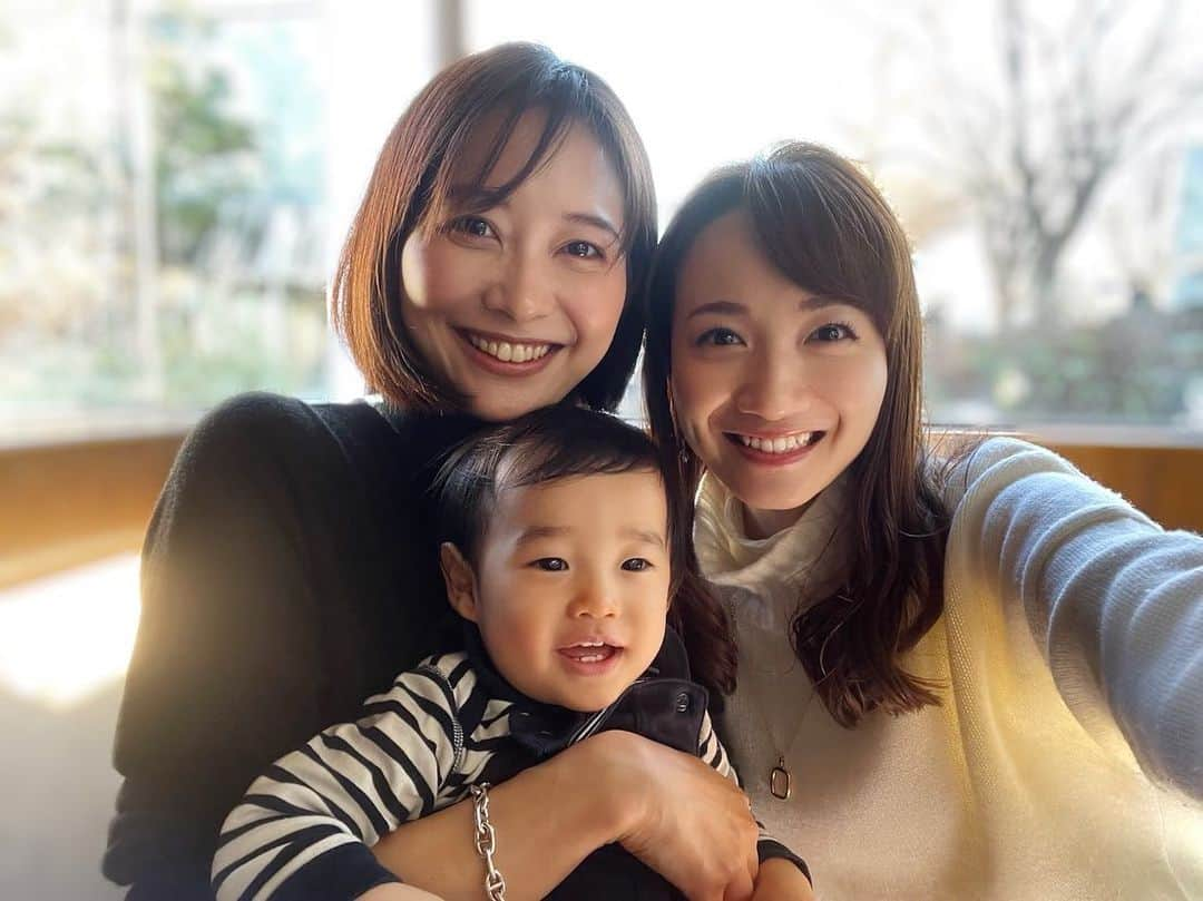 松原江里佳さんのインスタグラム写真 - (松原江里佳Instagram)「❤︎ けーちゃんに久しぶりに会えた🥰 そしてはじめましての天使👼くん。 寒い日が続いているけど、2人に癒されて心はぽかぽか🐥🥚🐣 ❤︎ ❤︎ 皆さん素敵な三連休を🎵 ❤︎ ❤︎ ❤︎  そしてラジオのご案内🐯 FMヨコハマ 「COLORFUL KAWASAKI」 毎週日曜日18時15分〜放送中です🐰 ❤︎ ❤︎ ❤︎ #川崎 #fmヨコハマ #colorfulkawasaki #キャッチコピー #広告 #pr #フォトライター #radio #radiko  #代官山  #baby  #アナウンサー  #スターダスト #フリーアナウンサー #でこ」1月8日 9時06分 - erika_matsubara