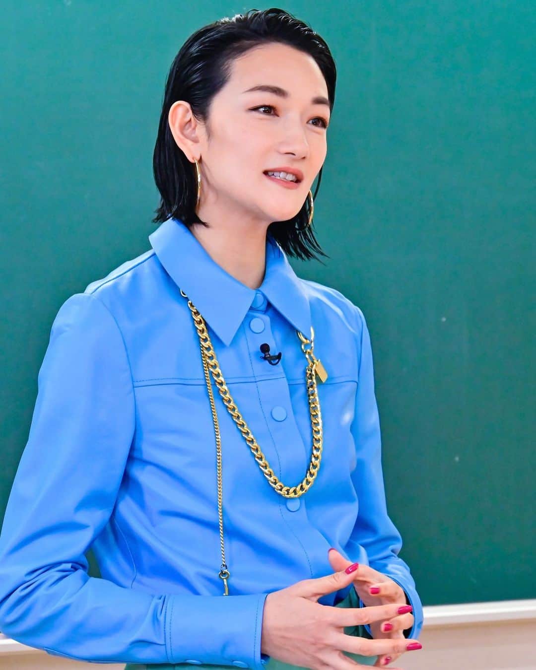 のインスタグラム：「⁡ ⁡ 告知だよ❤︎ 「日曜日の初耳学」2時間SP 明日、1月9日よる9時から！ ⁡ 僭越ながら、悩みを抱えた女性達とお話させていただきました。 ⁡」