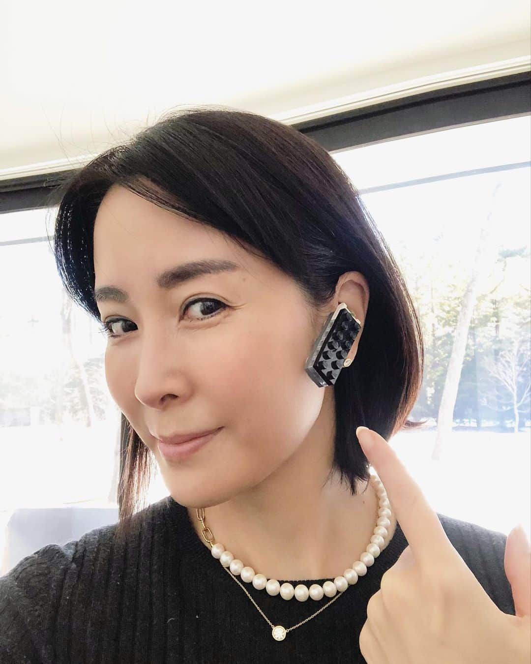 内田恭子さんのインスタグラム写真 - (内田恭子Instagram)「次男が私専用のBluetooth ヘッドセットをプレゼントしてくれたので、これで今日もバリバリ動けそうです。レゴで作ったのに、ちゃんと耳にフィットするのがすごい笑。   Look what My younger son made for me! A Bluetooth headset made from LEGO😊 I just love his creativity.  #プレゼント #付けていないと怒られる　#レゴ #lego #内田恭子 #kyokouchida」1月8日 12時54分 - kyoko.uchida.official