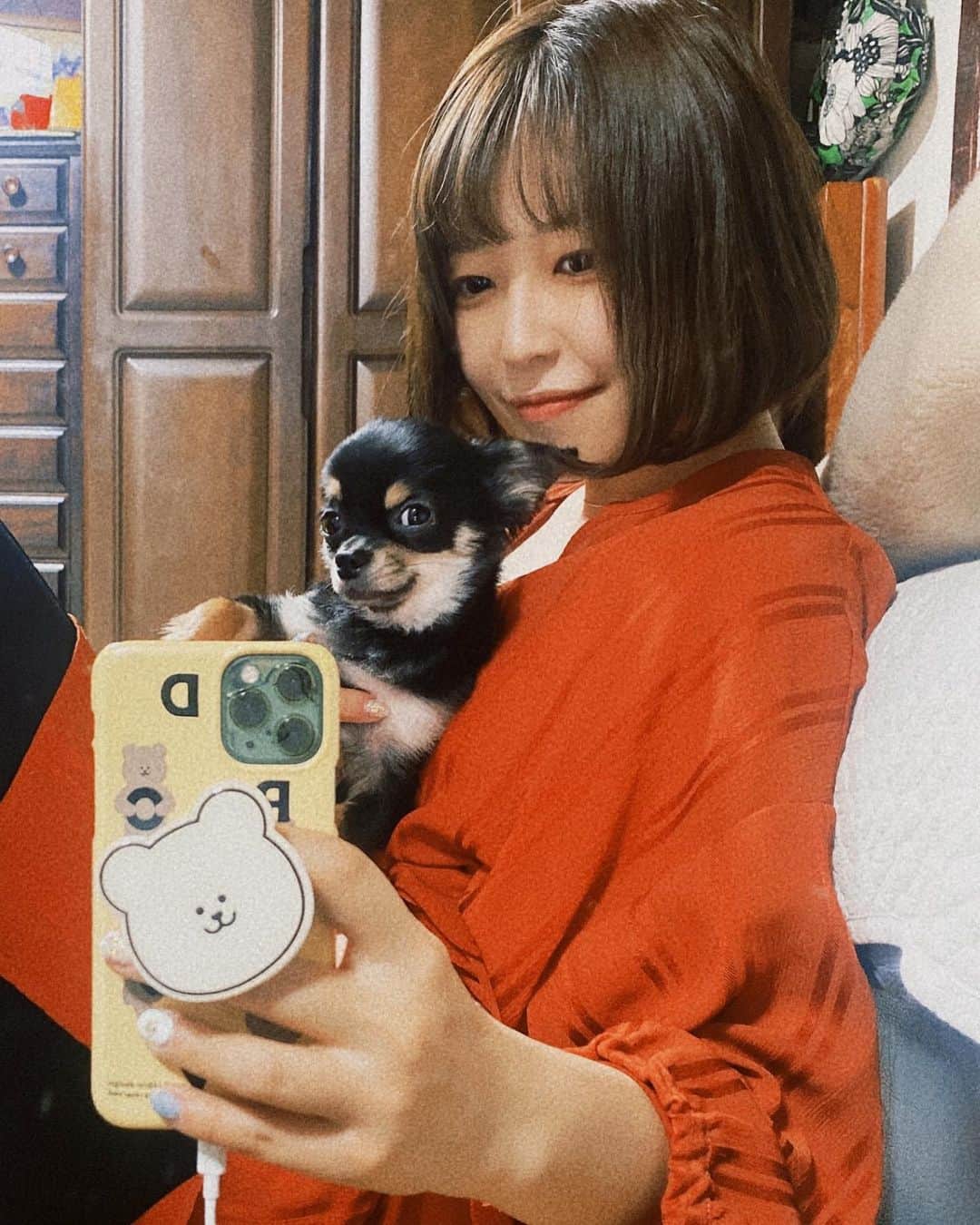 鍋本帆乃香のインスタグラム：「. あけましておめでとうございます☺️ 2022年も宜しくお願いします🐯  お正月は大阪に帰省してゆっくり過ごしたよ☺︎ 写真は祖父母宅にて📸」