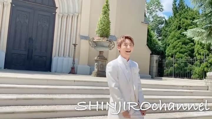與真司郎のインスタグラム：「OPENREC SHINJIRO channel PLUS 〜team  ATAE Promise Hotel〜 更新しました‼️  「ソロアリーナツアー幕間映像オフショットPart2」 (16:00〜公開予定)  ぜひチェックしてください👍  #與真司郎 #SHINJIROATAE #THISISWHEREWEPROMISE #カトシバメセン #白タキシードじろう #明日のフジテレビTWOもぜひご覧ください」