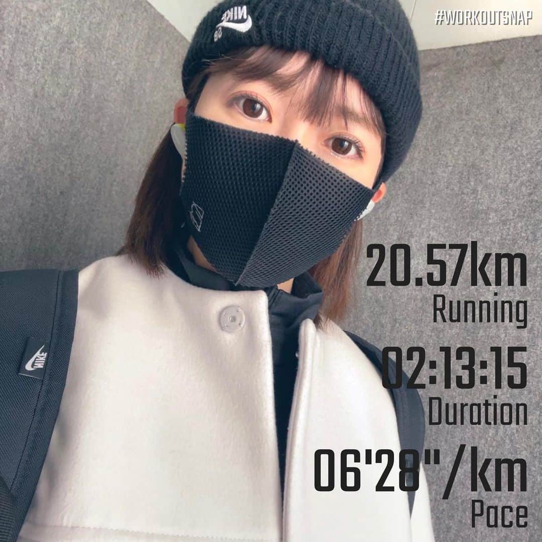 のインスタグラム：「♡  ✎५⋆*{ 朝ランで心がほくほく } ୨୧-------------------------------- ୨୧  朝から20km走ってきました🏃‍♀️ 雪と冷え込みの影響で凍っている箇所が ありましたがそこは気をつけながら みんな怪我なくゴーーール🏃‍♀️🏃‍♀️  温かい参加者の皆さんと触れ合えて 心はほくほくでした(*´꒳`*)  なんと！カラスにうんちをつけられました💩 初めての経験！運気上昇中🥺💕  🤳5枚目 コントにもまぜてもらいました🤫笑 来月もペーサーをします！！ みなさま宜しくお願いします🏃‍♀️  さて、明日はハイテクハーフマラソン！ ゲストMCとハーフ出走です♪ 10時スタートで走り、 ゴール後はまたMCに戻ります！ みなさんと触れ合えることを 心より楽しみにしています💓💓  明日も早起き頑張るぞ💪🏻 今宵も楽しくハッピーに🏃‍♀️  ୨୧ -------------------------------- ୨୧ #やりたい事は全部やる #全力前向き前のめり #走るの大好き」