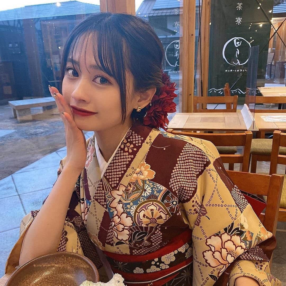 美女美容事情さんのインスタグラム写真 - (美女美容事情Instagram)「《着物美女👘💗》⁠⠀ *⠀⠀⠀⠀⠀⠀⁠⠀⁠⠀⁠⠀⁠⠀⁠⠀ 今回ご紹介させて頂きますのは!!👀❤️⁠⠀⁠⠀⁠⠀⁠⠀⁠⠀ ユリナさん<@yu_rina07> の素敵なお写真📸⠀⁠⠀⁠⠀⁠⠀ *⠀⁠⠀ 着物と髪飾りがとても似合ってますね☺️✨⠀ 大人っぽさもあり素敵ですね💖⠀ *⠀⁠⠀⁠⠀⁠⠀⁠⠀⁠⠀ ユリナさん<@yu_rina07> 素敵な投稿をありがとうございました☺️📸✨⠀⁠⠀ ユリナさんのアカウントには他にも素晴らしい投稿が沢山ありますので是非覗いてみてくださいね💁‍♀️💙⁠ ⁠⠀ ⠀⠀⁠⠀⁠⠀⁠⠀⁠⠀ △▼△▼△▼△▼△▼△▼△▼△▼△▼ ⁠⠀⁠⠀⁠⠀⁠⠀ ❤️🧡💛「ビジョビ (美女美容事情)」💚💙💜⠀⠀⠀⠀⠀⠀⠀⠀⠀⠀⠀⠀⠀⠀⁠⠀⁠⠀⁠⠀⁠⠀⁠⠀⁠⠀ 👇掲載ご希望の方は👇⠀⠀⠀⠀⠀⠀⠀⠀⠀⠀⠀⠀⠀⠀⠀⁠⠀⁠⠀⁠⠀⁠⠀⁠⠀⁠⠀ @b_b_j.jタグ付けと🖤 #ビジョビ ⁠⠀⁠⠀ 🖤タグ付けお願いします⠀⠀⠀⠀⠀⠀⠀⠀⠀⠀⠀⠀⠀⠀⠀⁠⠀⁠⠀⁠⠀⁠⠀⁠⠀⁠⠀ △▼△▼△▼△▼△▼△▼△▼△▼△▼ ⁠⠀ #美人#美女#着物#着物美人⠀ #着物女子#女子旅#旅行⠀ #インスタ美女#インスタ美人」1月8日 18時29分 - b_b_j.j