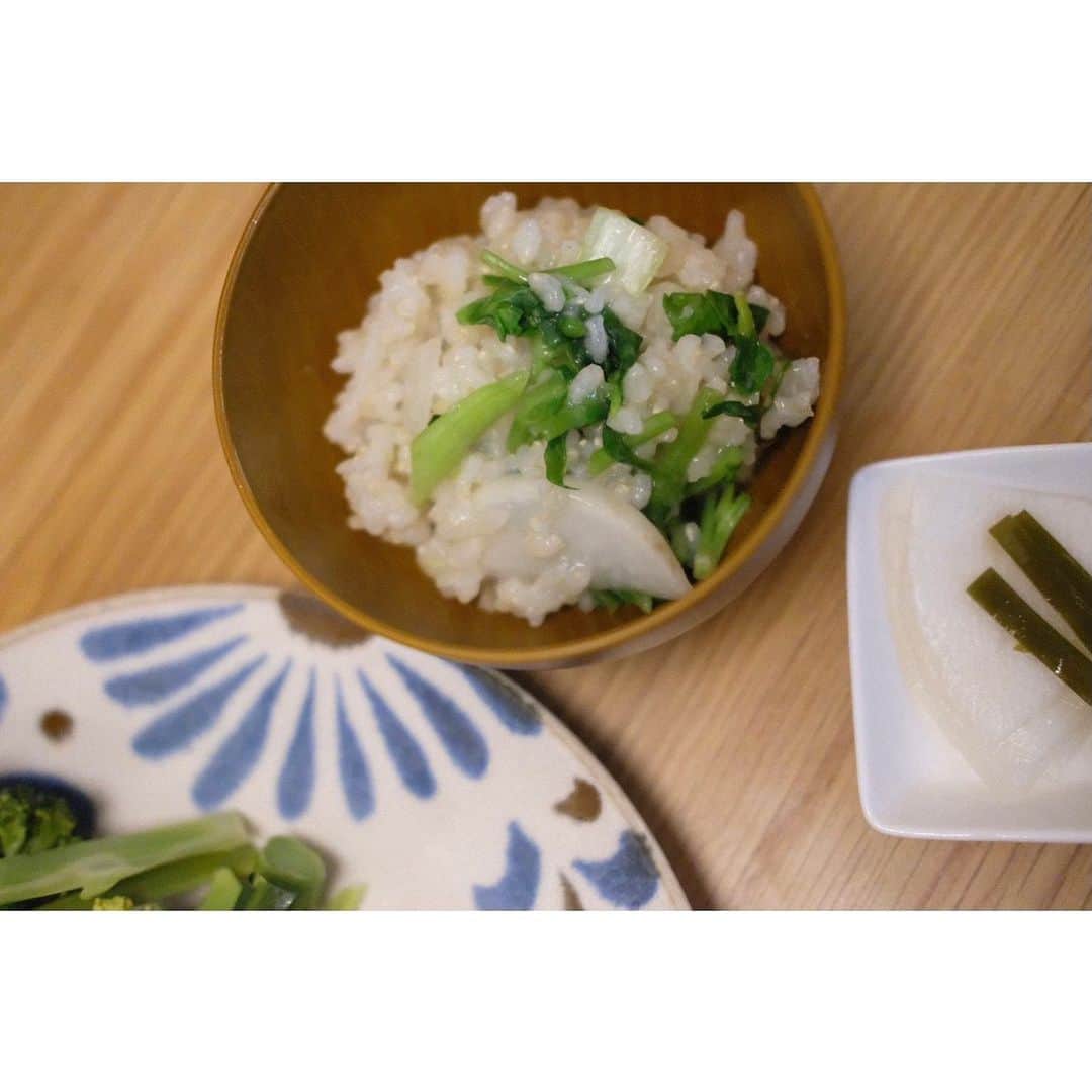 鎮西寿々歌さんのインスタグラム写真 - (鎮西寿々歌Instagram)「1日遅れて #七草粥 🍲 我が家は玄米でおかゆさん。」1月8日 18時22分 - tarasuzuka24