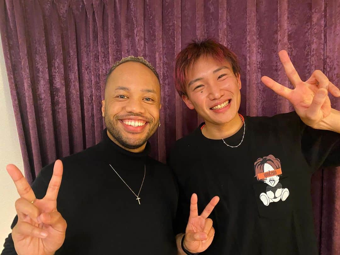 Richesのインスタグラム：「先日、とあるご縁でバトミントン世界ランキング1位の桃田賢斗選手と鍋パさせて頂きました！ とても気さくで素敵な方でした✨✨ めちゃめちゃ楽しかったな〜😆 ももちさん、また飲みましょ〜🥂 ・ ・ #桃田賢斗 選手 #バトミントン #東京オリンピック2020 #リチェス #パリピ #youtube #youtuber #金髪 #黒人 #ハーフ #番号教えて #由比ヶ浜 #tバック #歌舞伎町 #新宿 #東京 #入間 #埼玉 #ガーナ #新潟 #一人暮らし #丁寧な暮らし #tokyo #japan #ghana #love #followback #instagramers #tweegram」